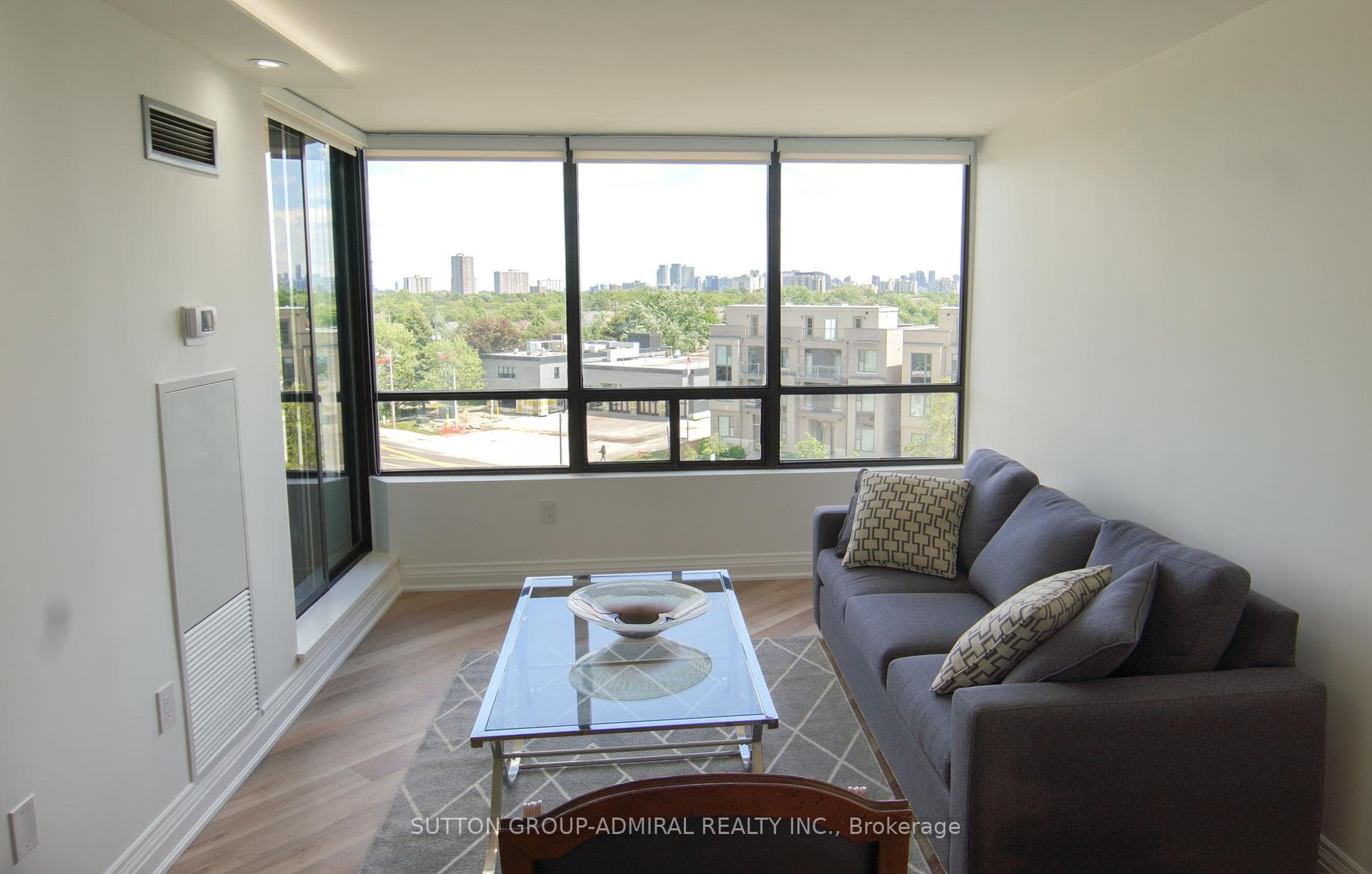 7420 Bathurst Street Unit 606