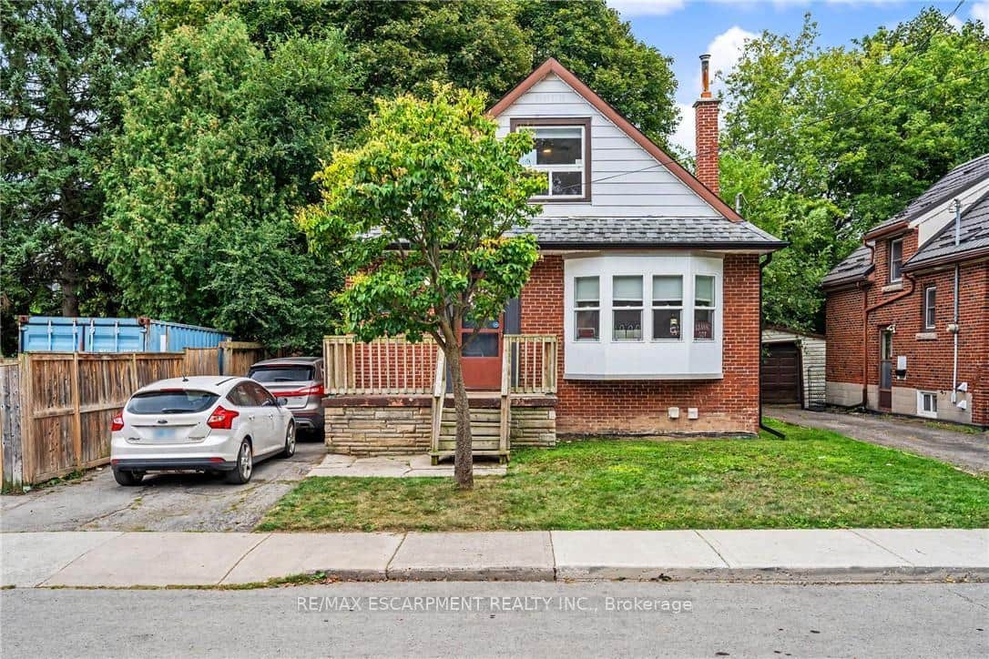 15 Mapes Avenue