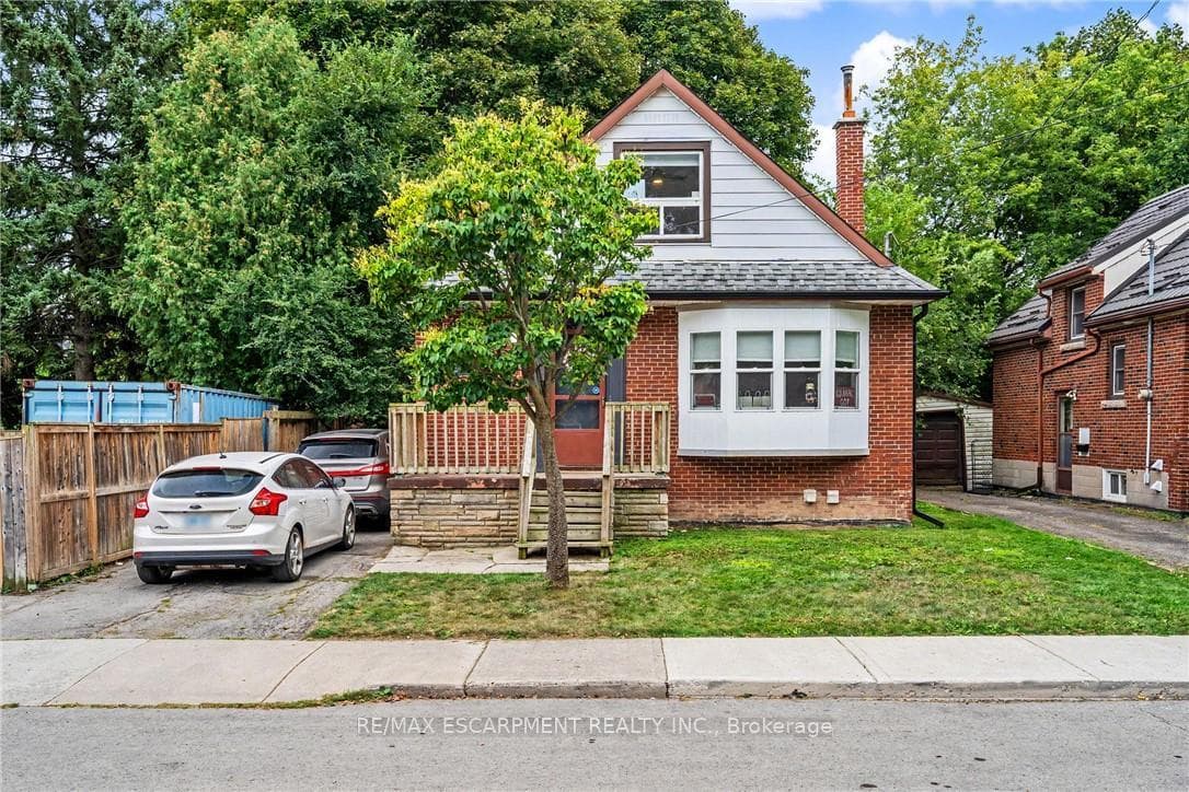 15 Mapes Avenue