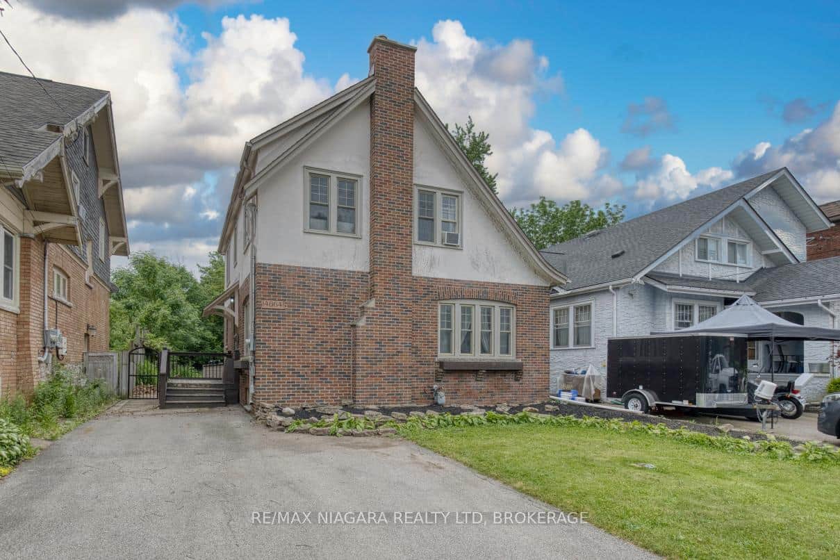 4864 Simcoe Street