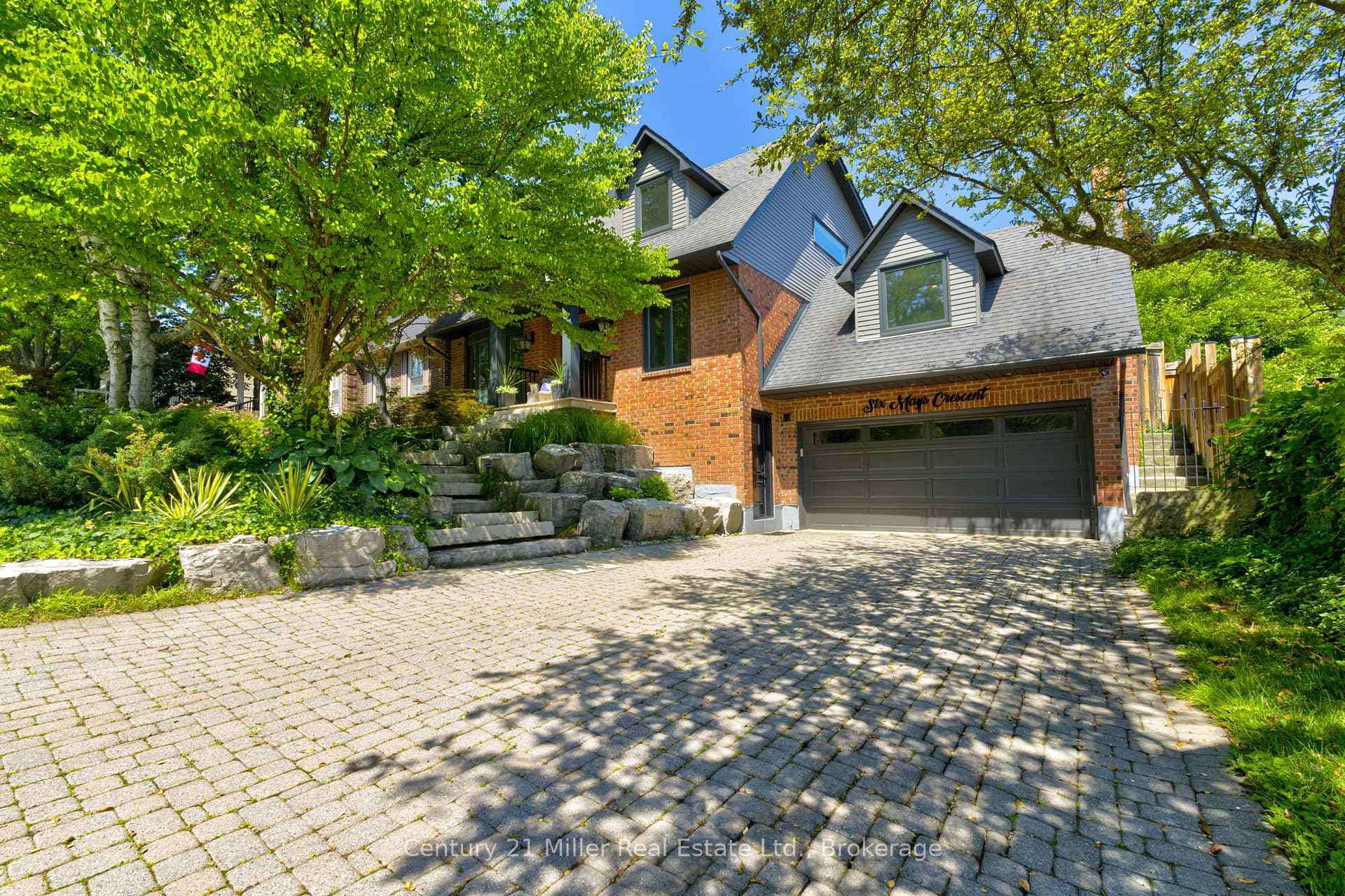 6 Mays Crescent