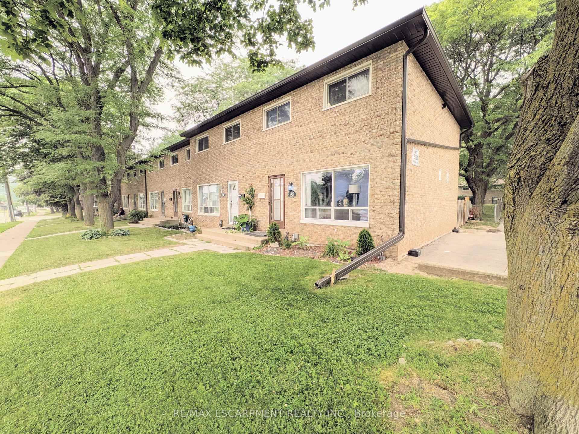 22 RIVERDALE Drive Unit 1