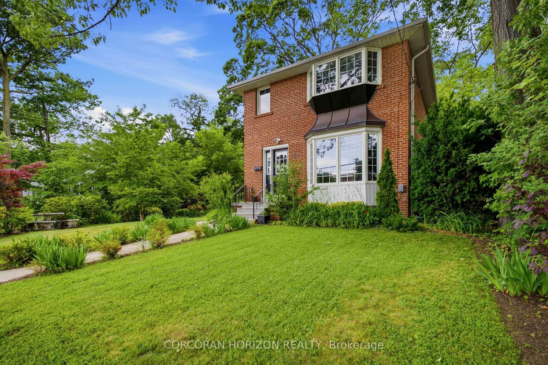 77 Mineola Road
