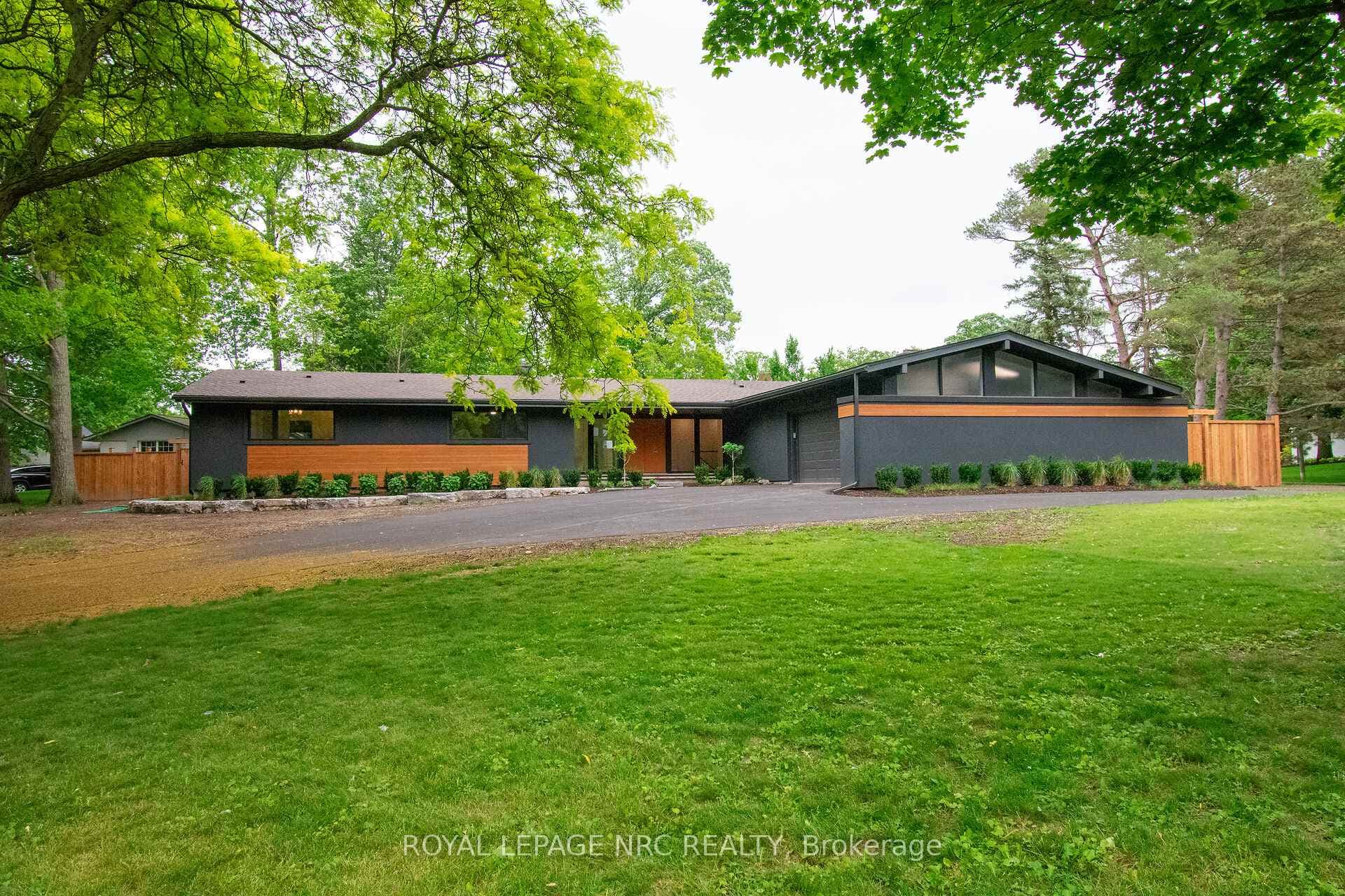 7 Woodington Crescent