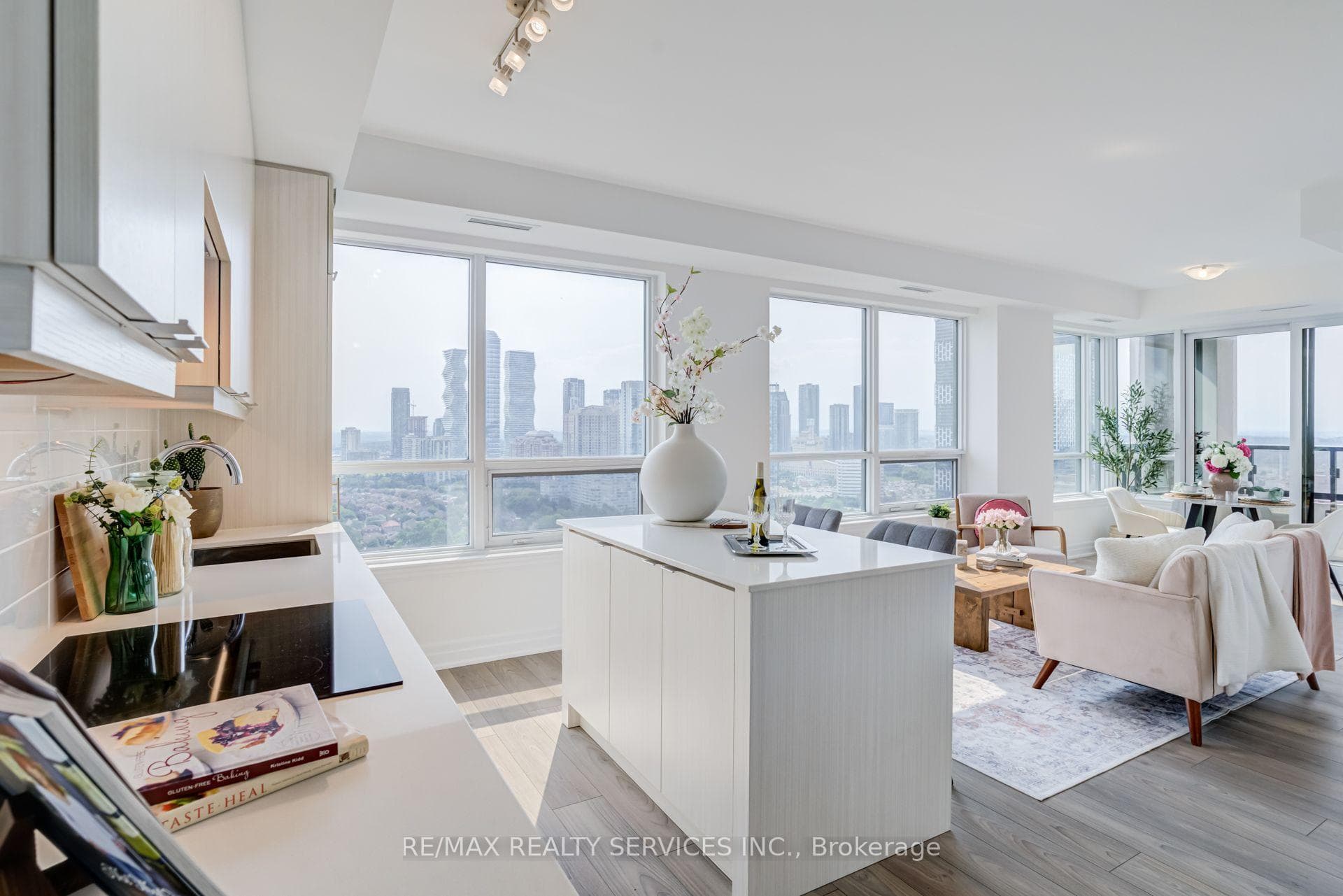 36 Elm Drive Unit 2909