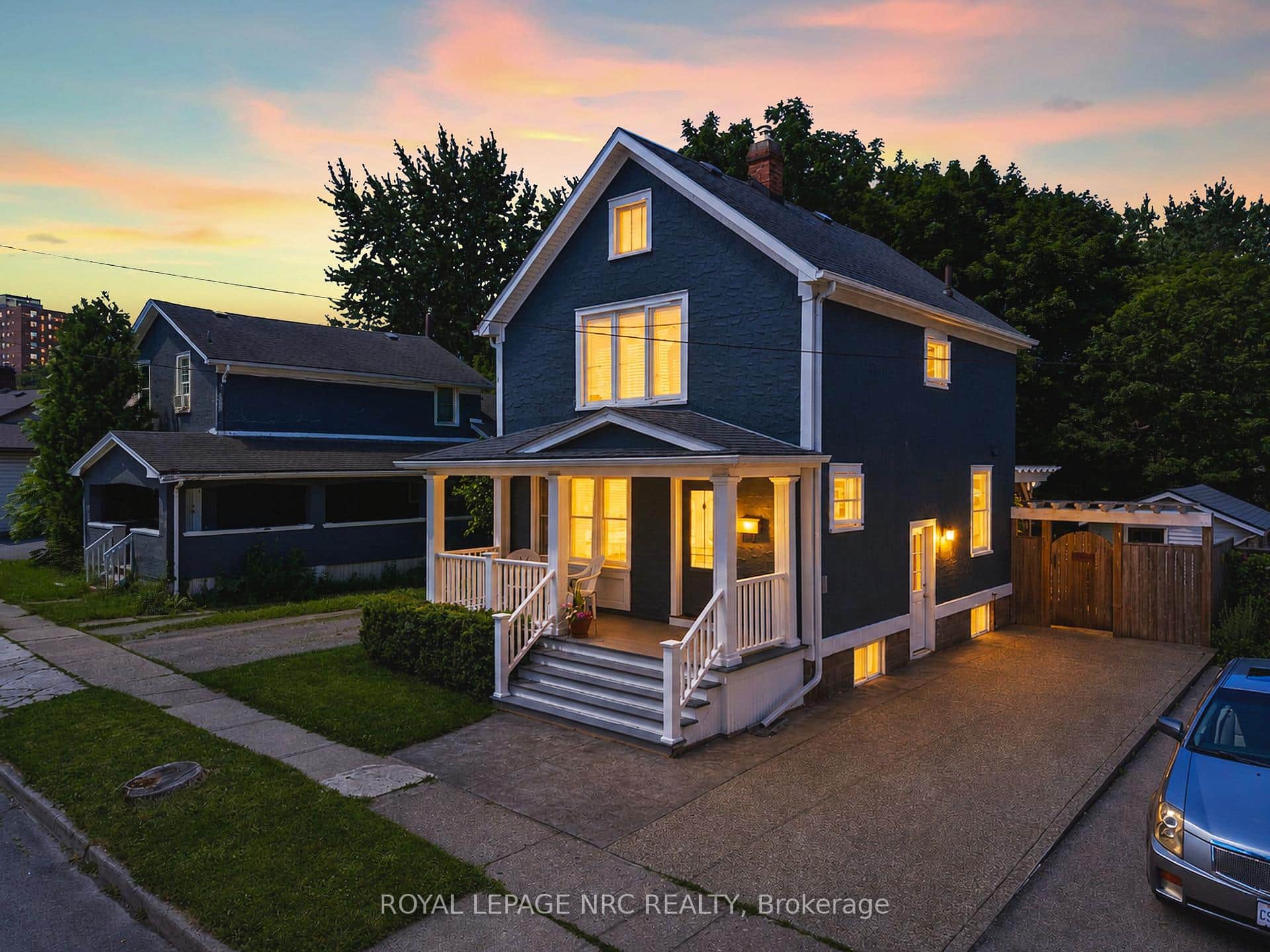 5 Greenlaw Place