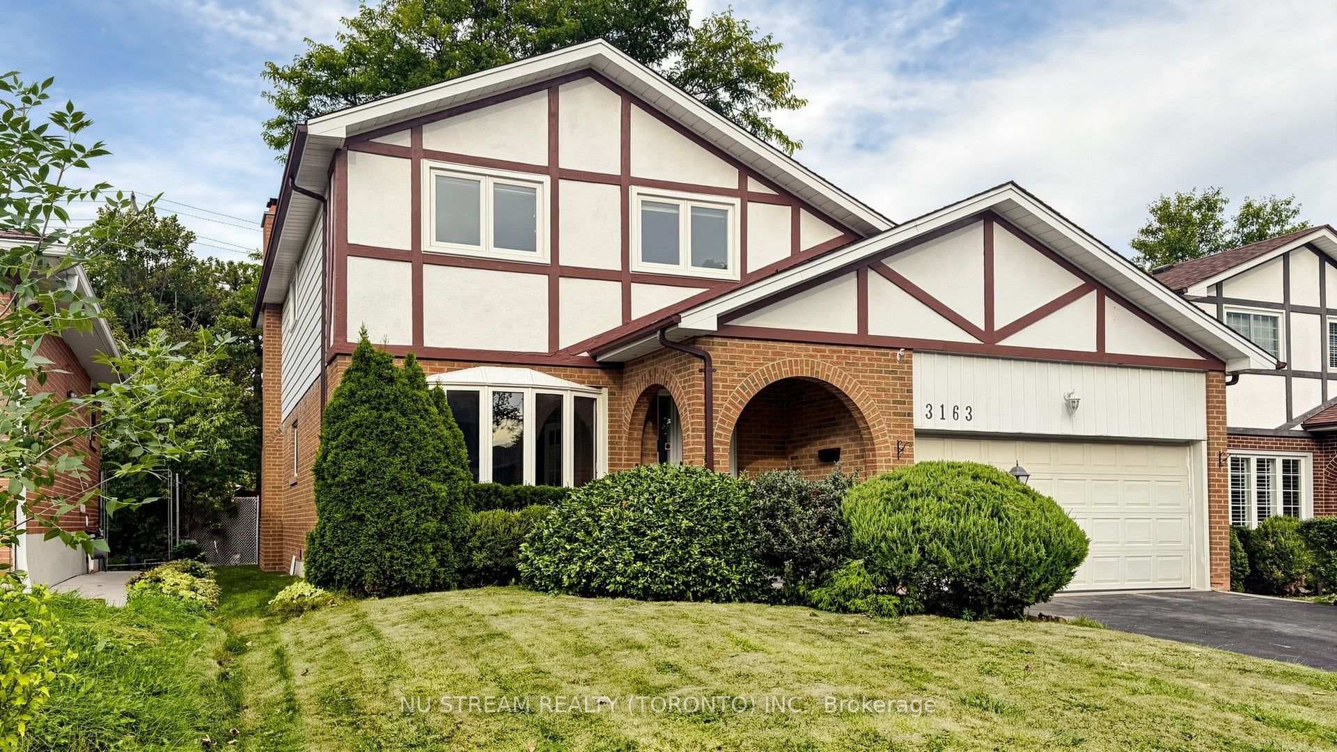 3163 Ibbetson Crescent