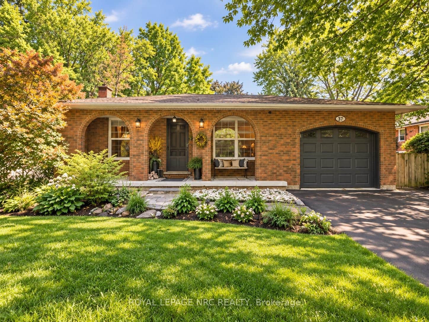 37 Spruceside Crescent