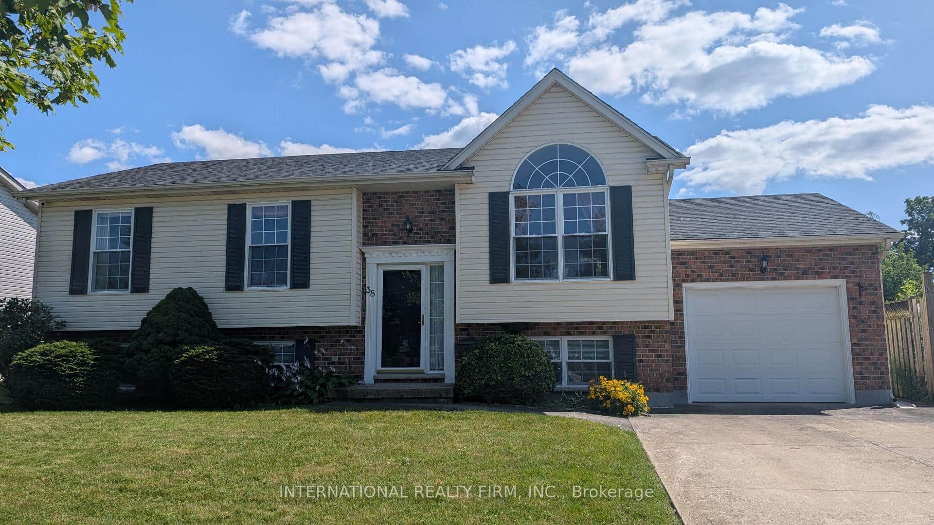 38 Windle Village Crescent