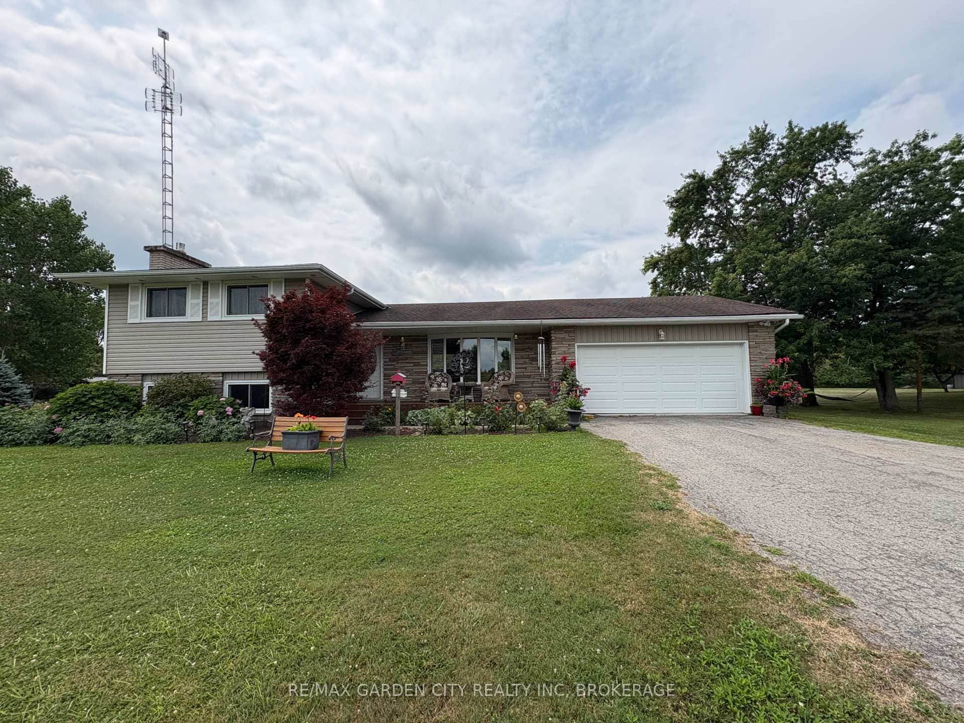 147 CAIRNS Crescent
