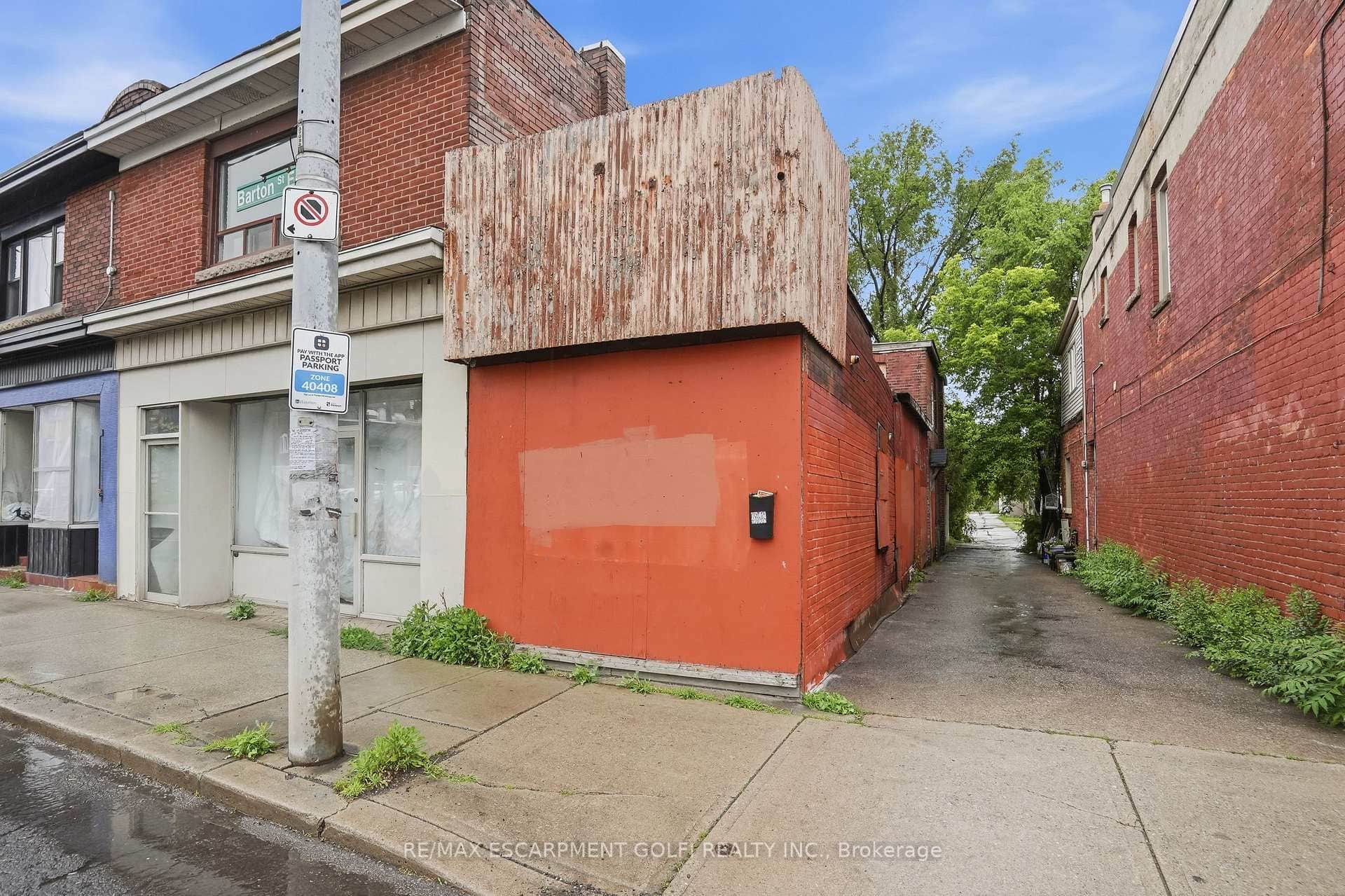 721 1/2 BARTON Street