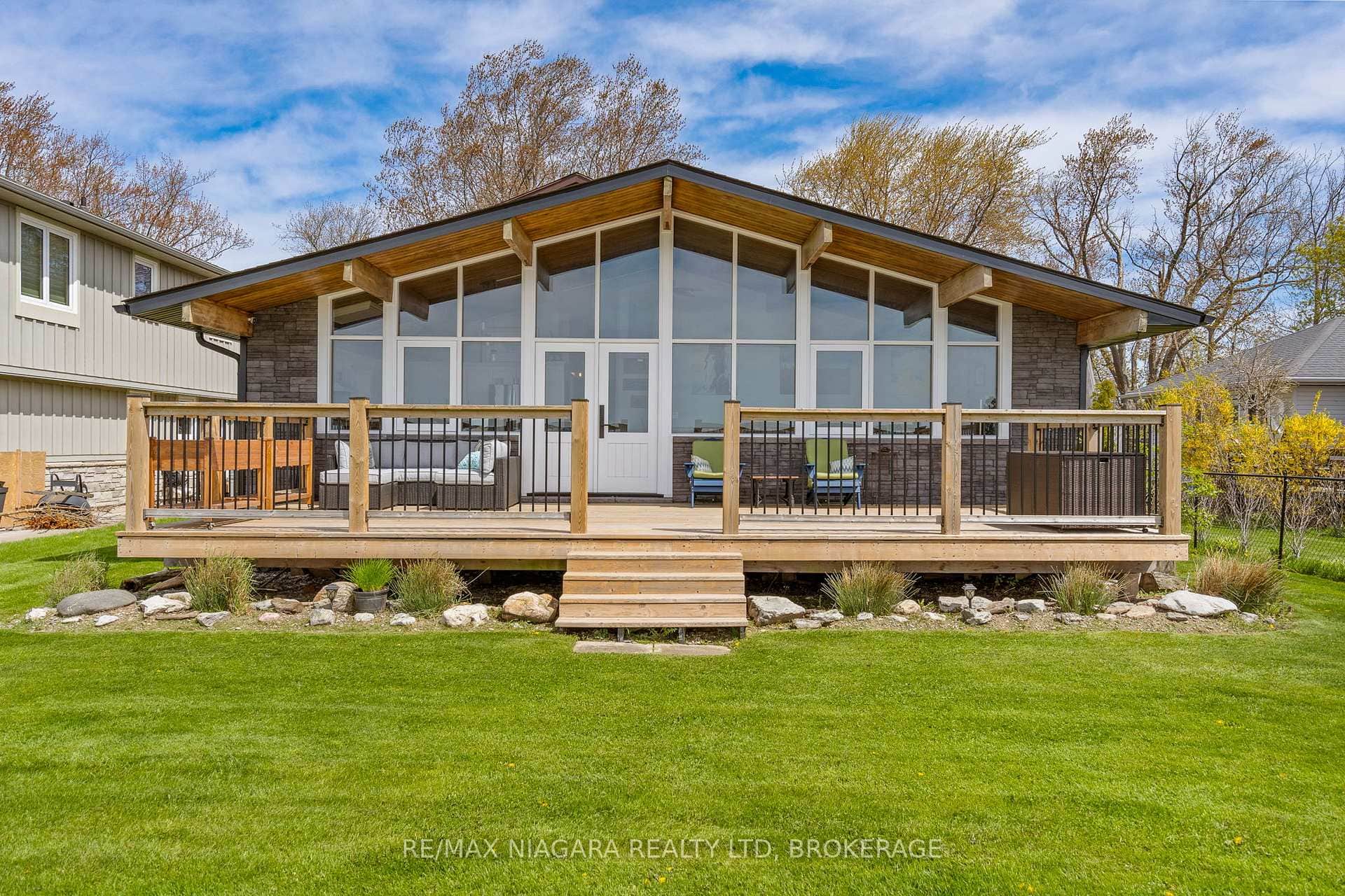 10825 Lakeshore Road