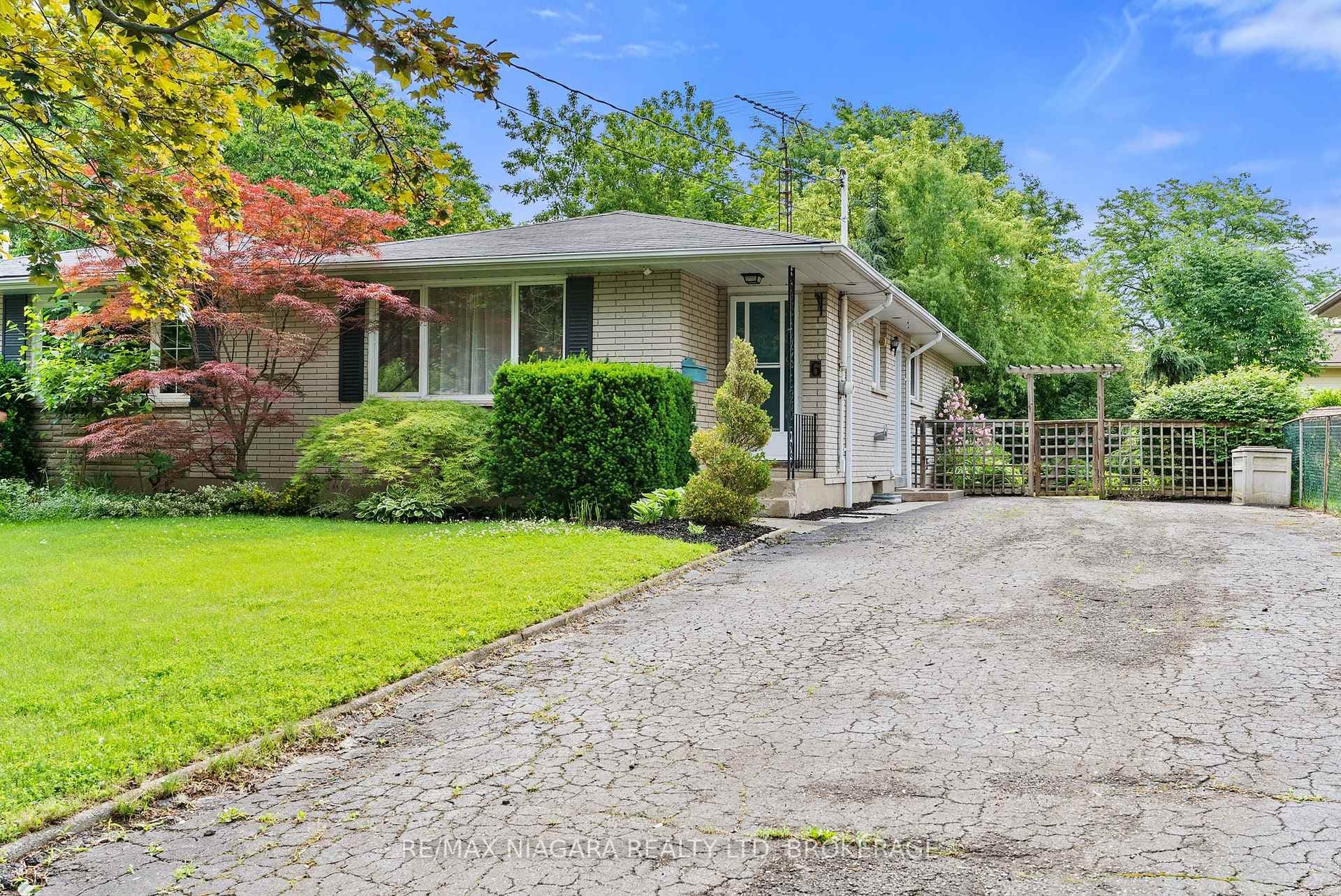 6 Bedford Court