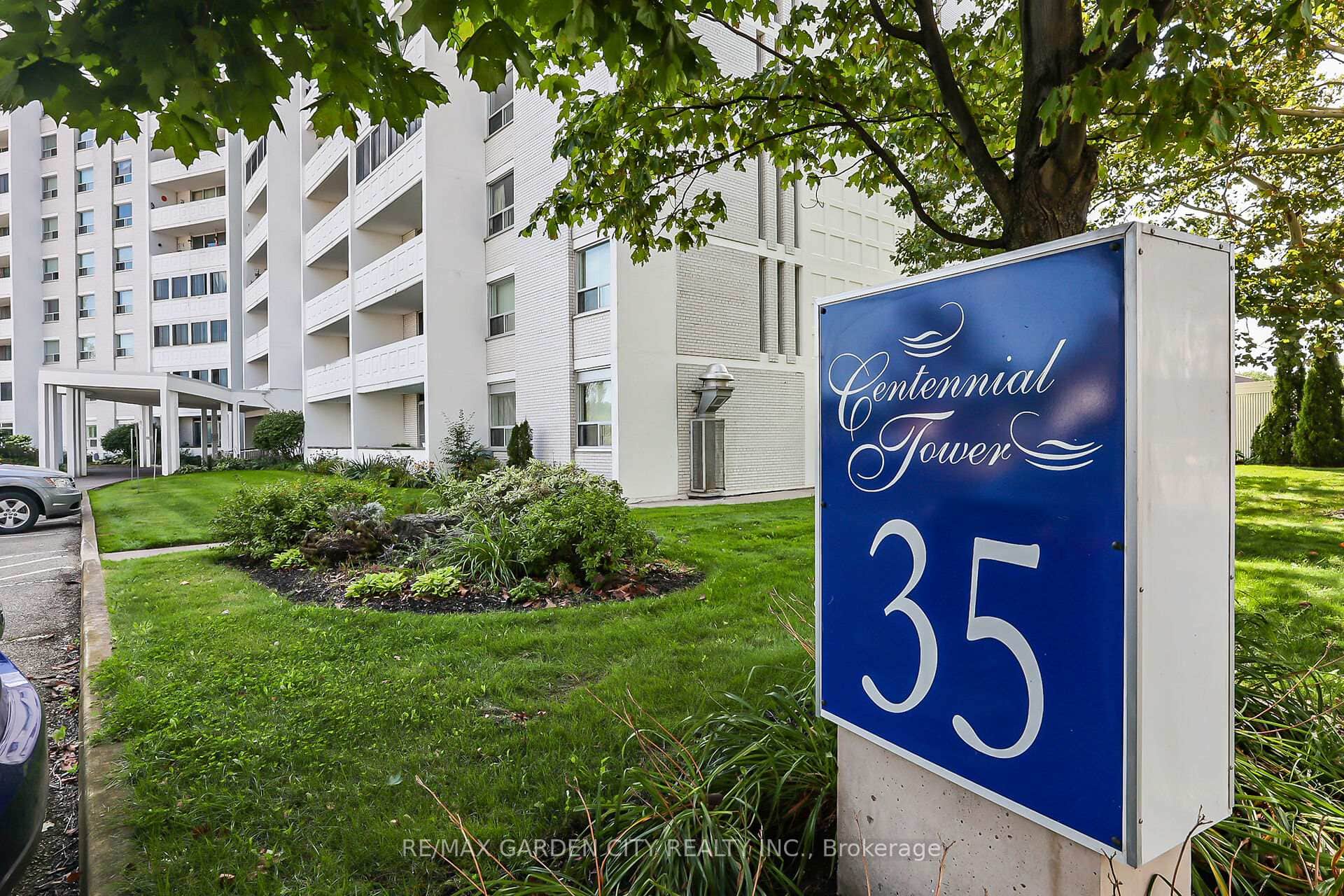 35 Towering Heights Boulevard Unit 106