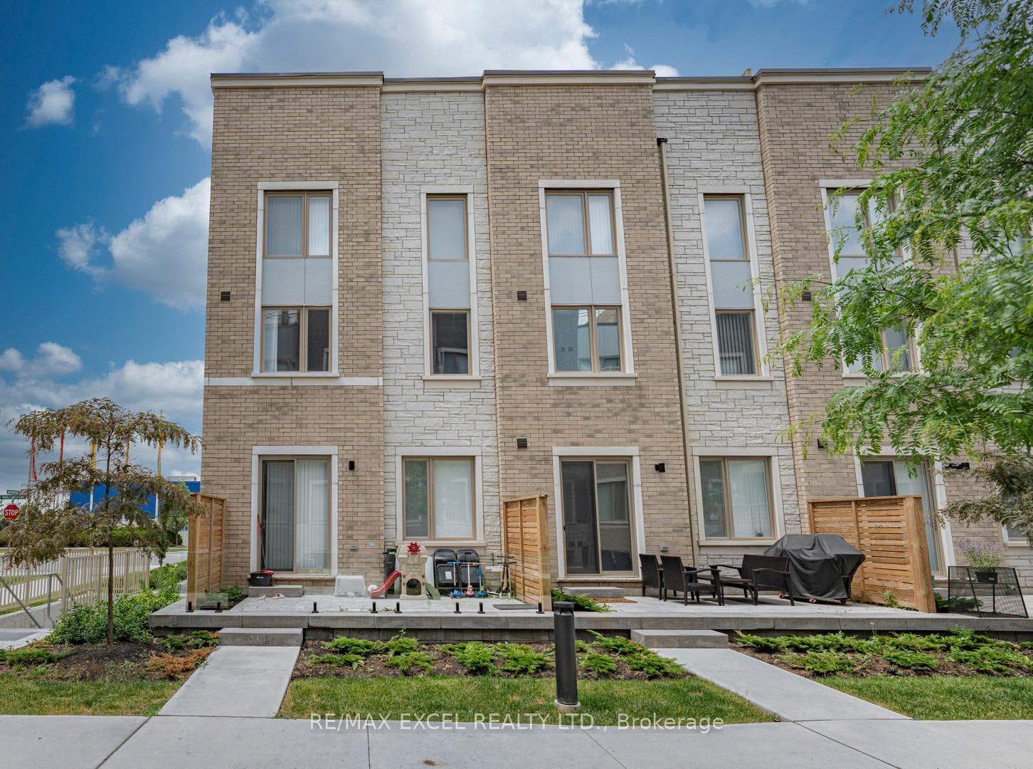 3 Mable Smith Way