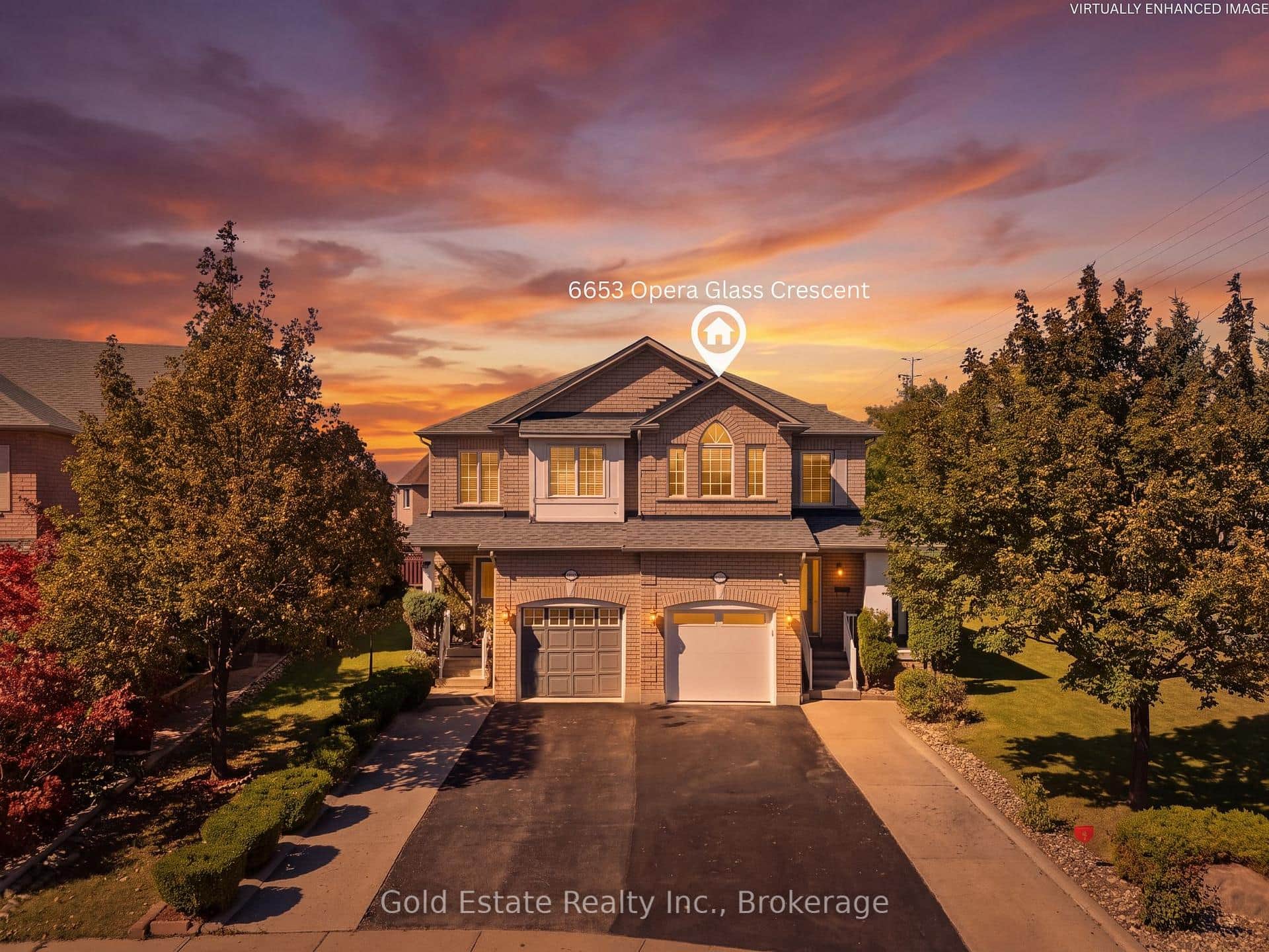Luxurious- 6653 Opera Glass Crescent