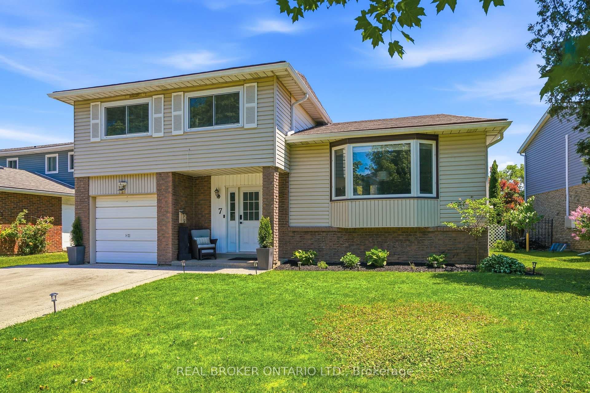 7 Fairington Crescent