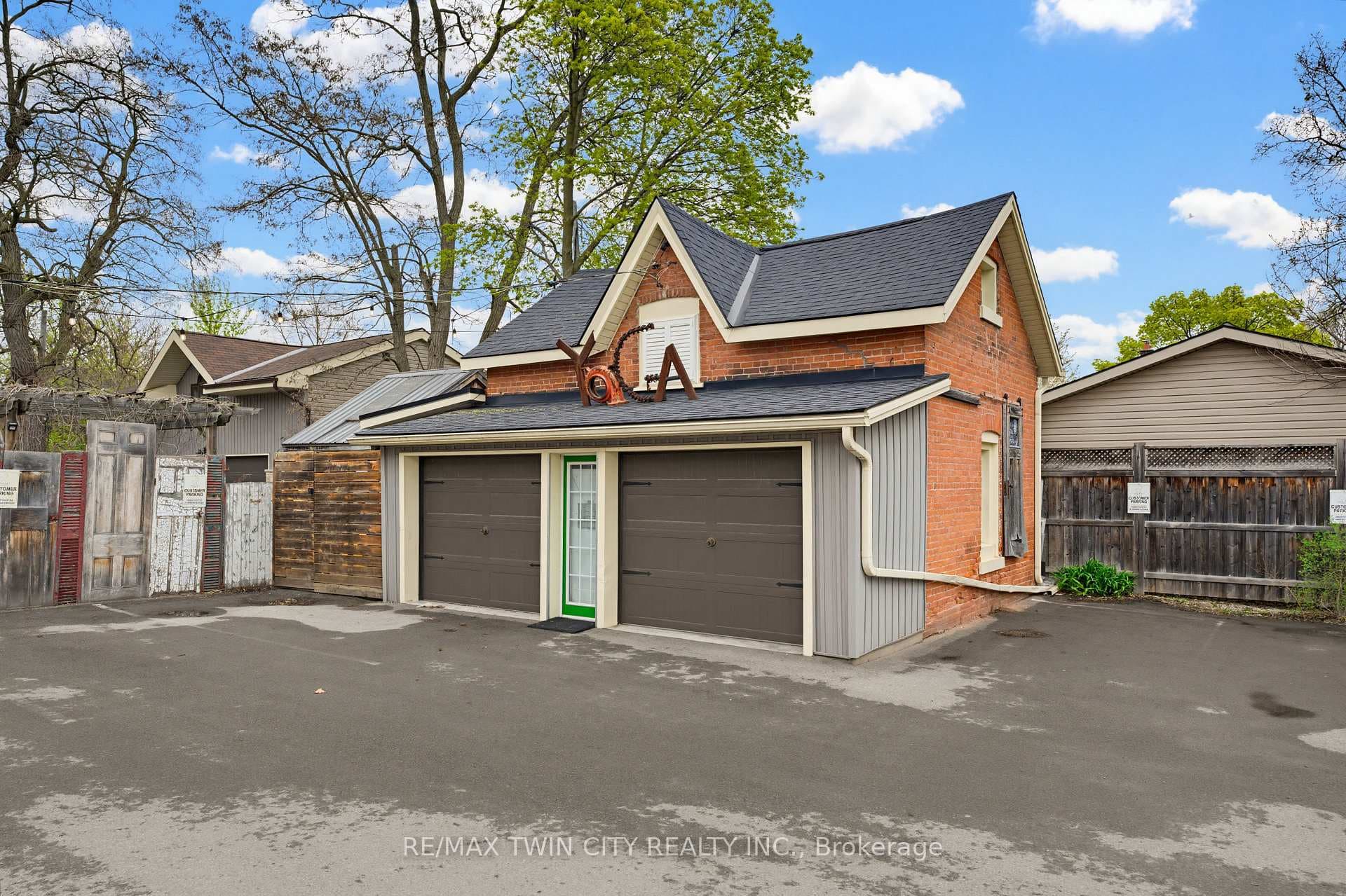 105 Brant Avenue Unit REAR