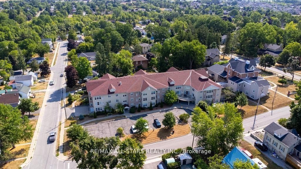 8 Huron Street Unit 106
