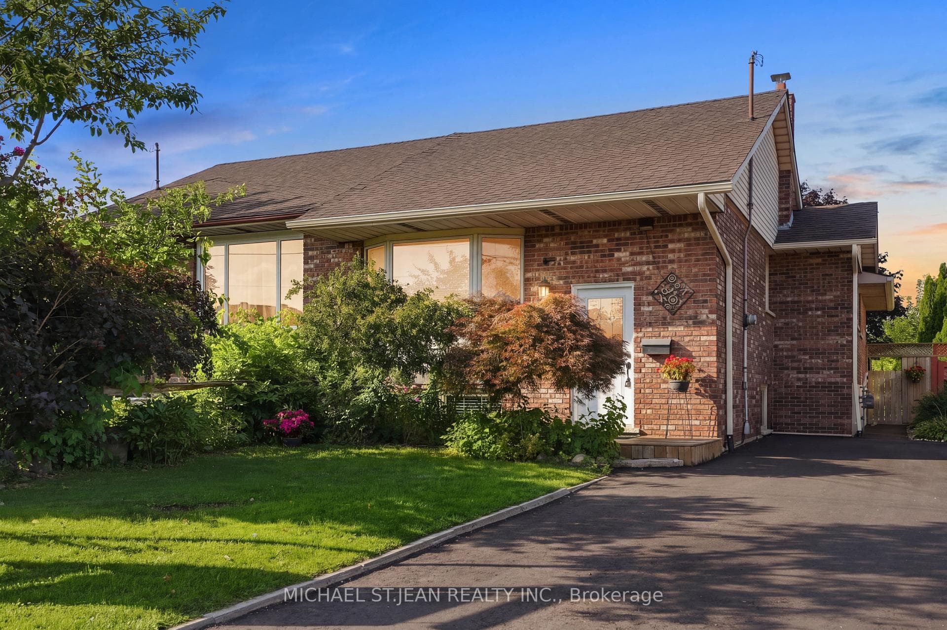 50 Adis Avenue