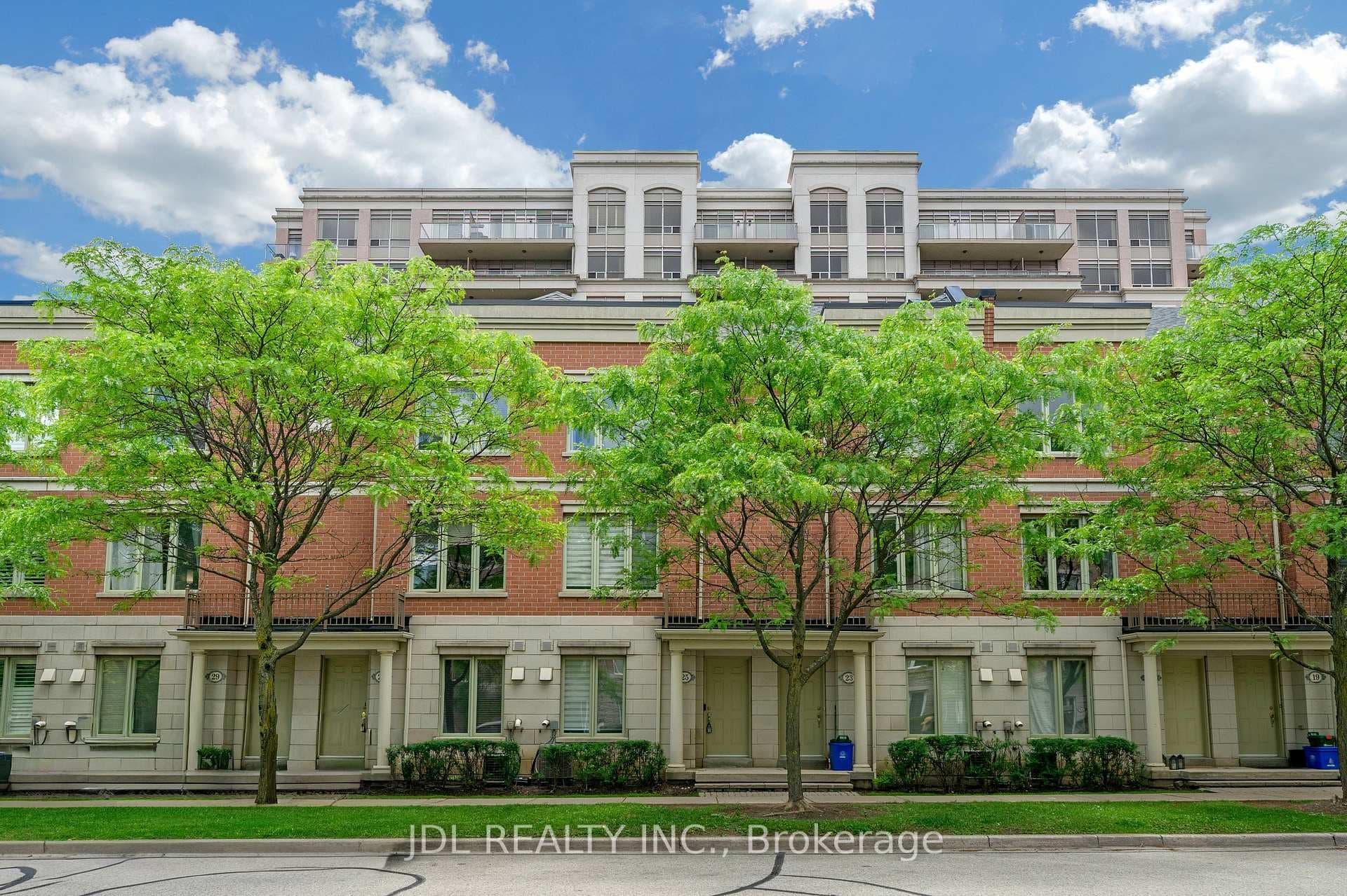 25 Galleria Parkway