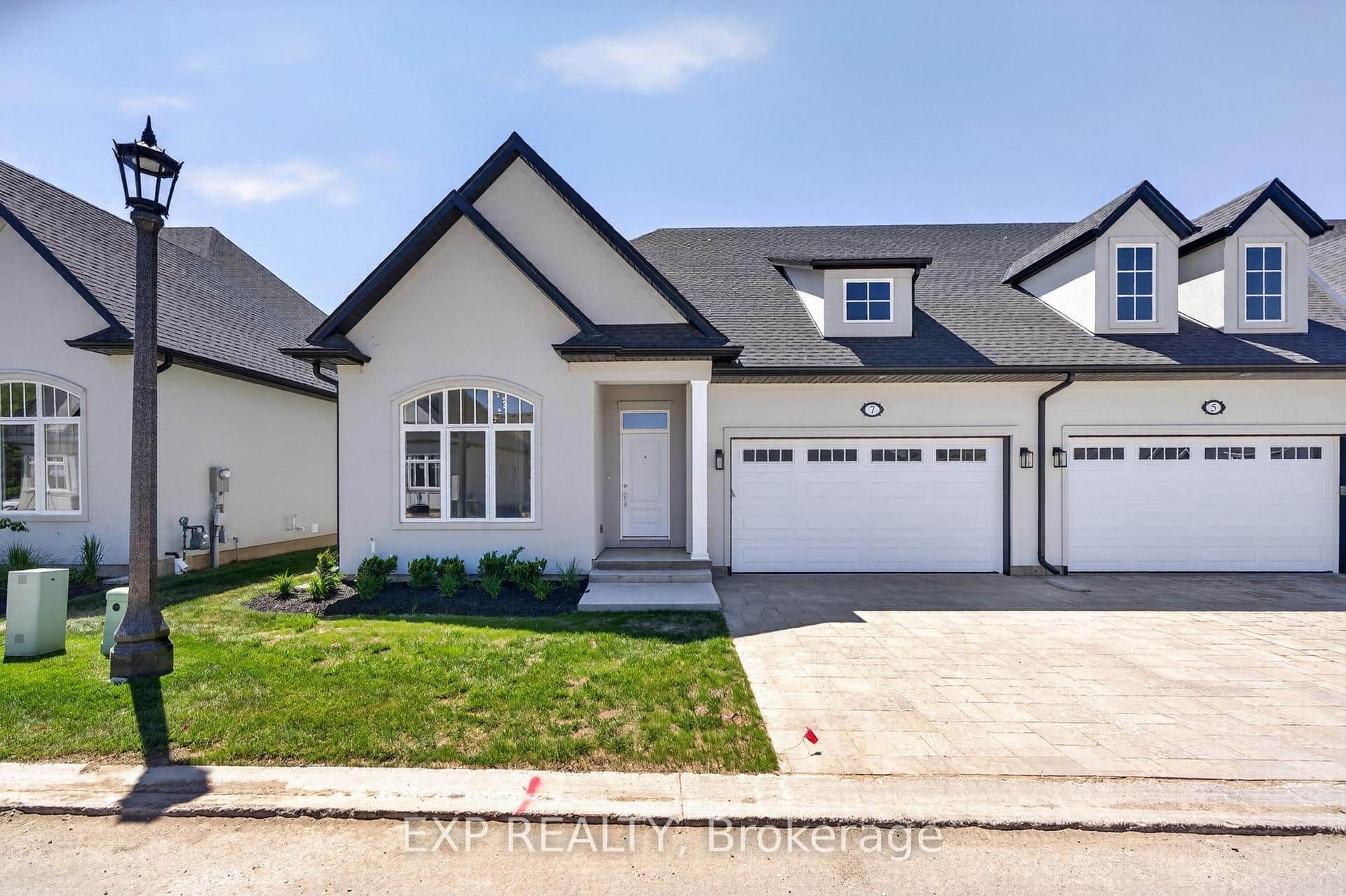 8 BUTTERNUT Crescent