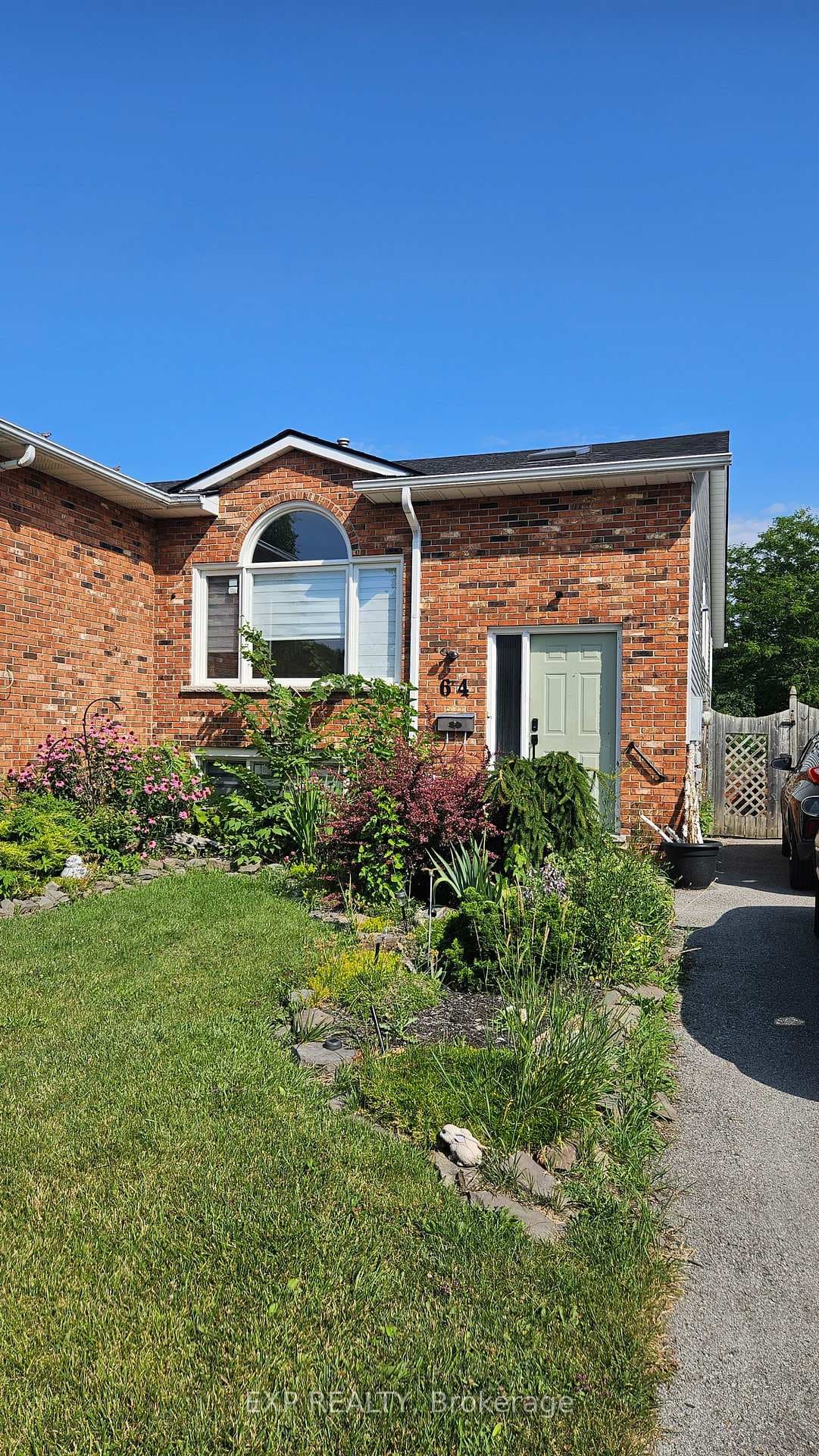 64 Chapel Hill Crescent Unit Lower