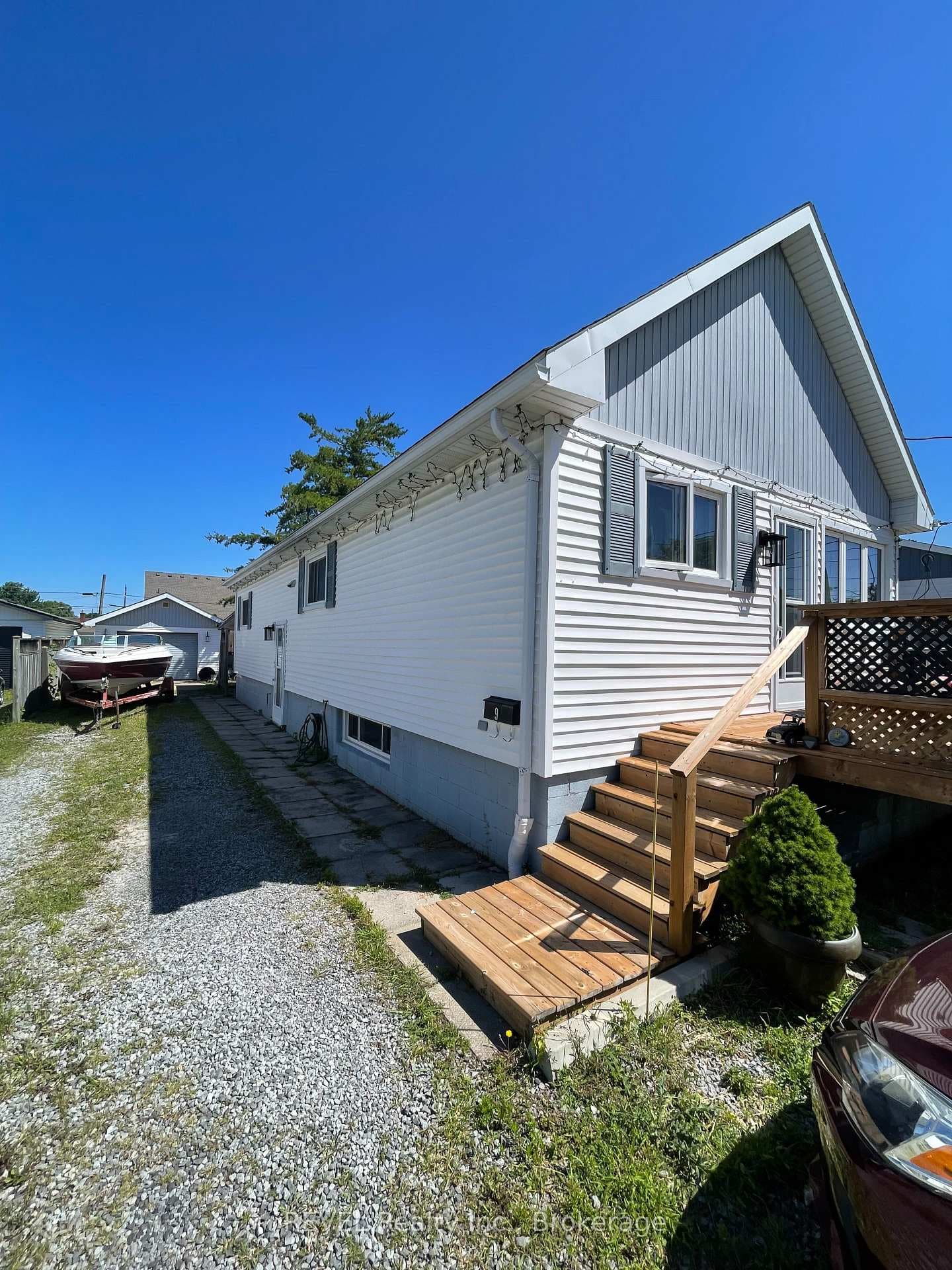 9 Cambridge Avenue