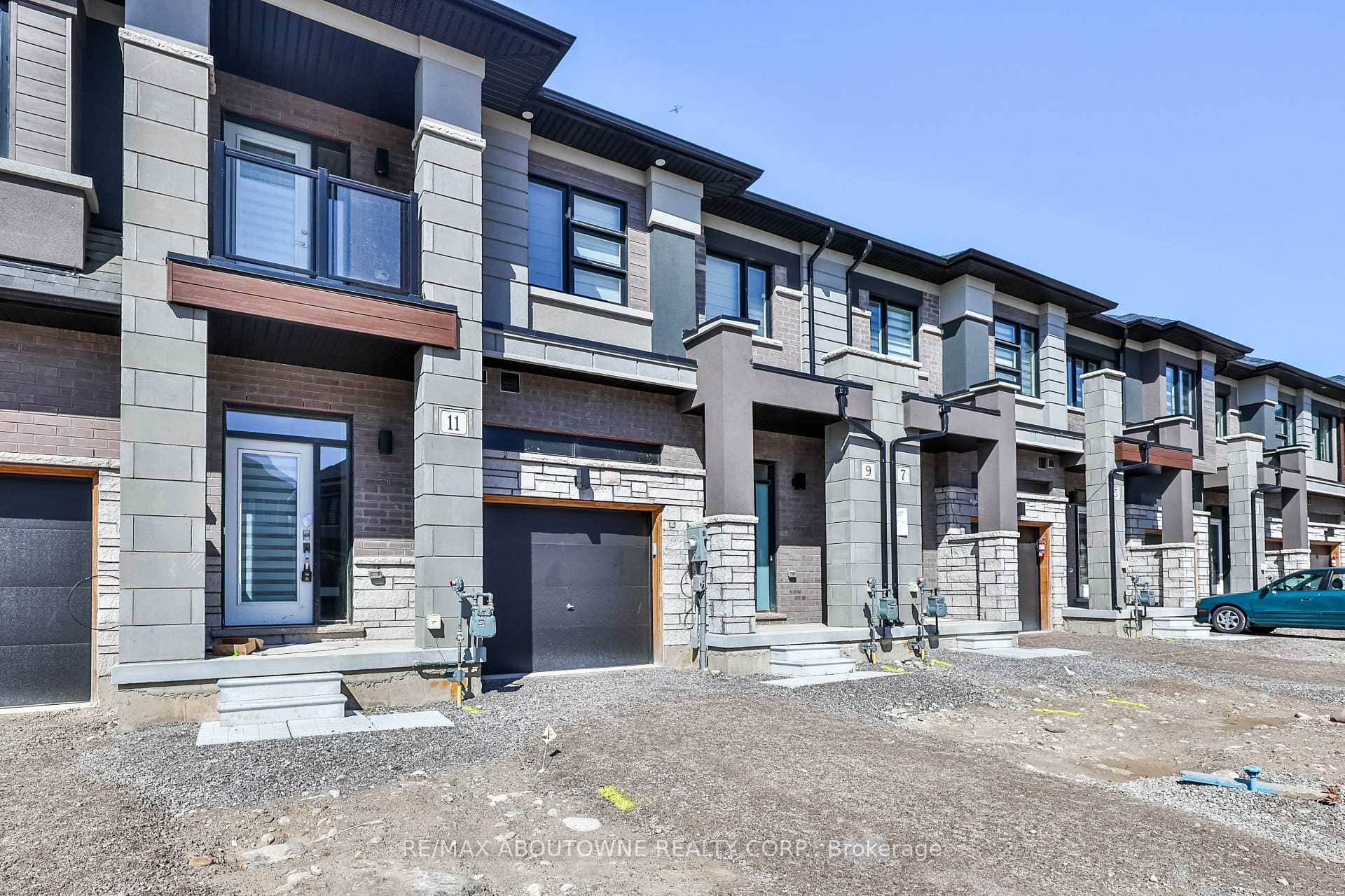 9 Wakeling Drive