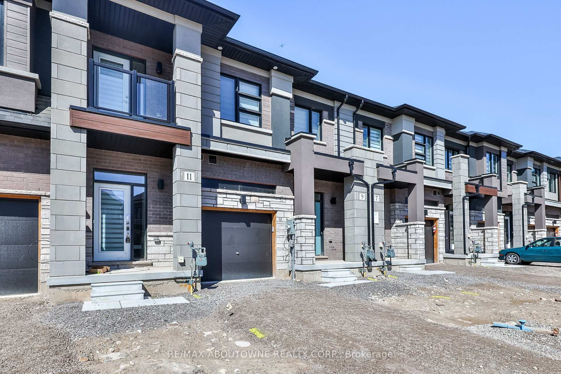 9 Wakeling Drive