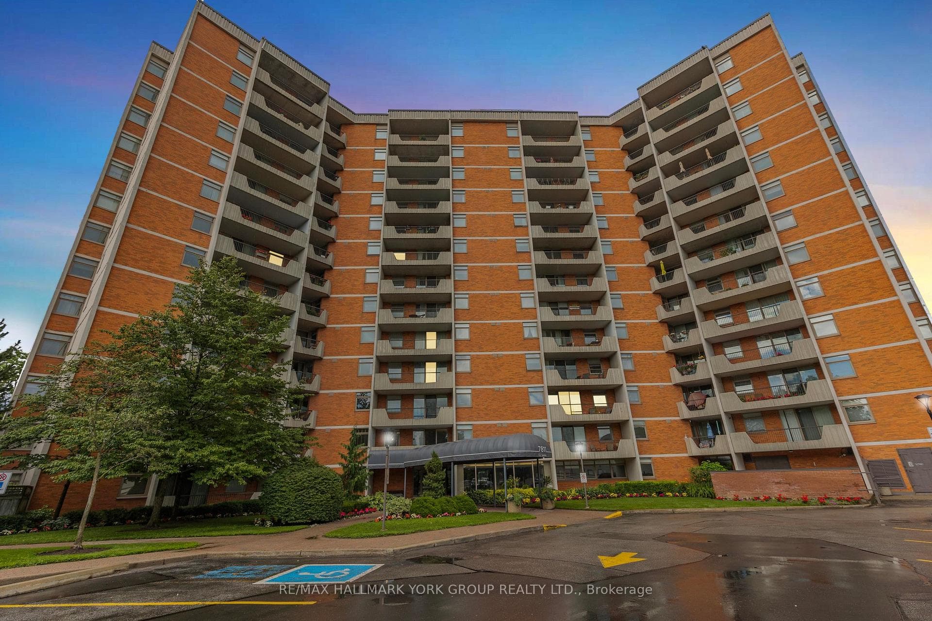 7811 Yonge Street Unit 1007