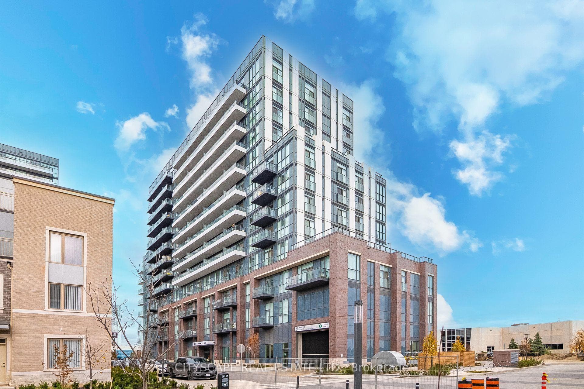 60 Honeycrisp Crescent Unit 210