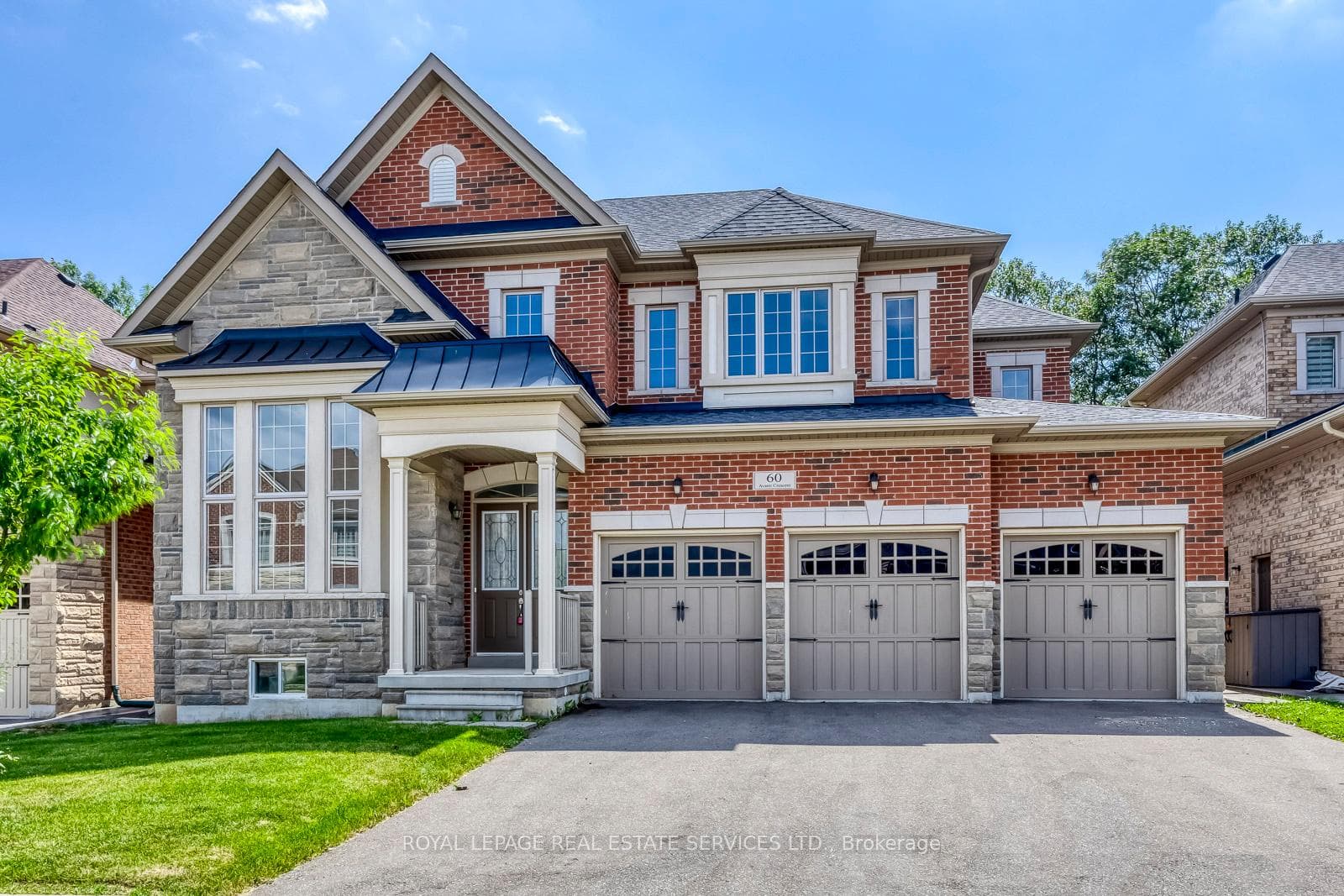 60 Avanti Crescent