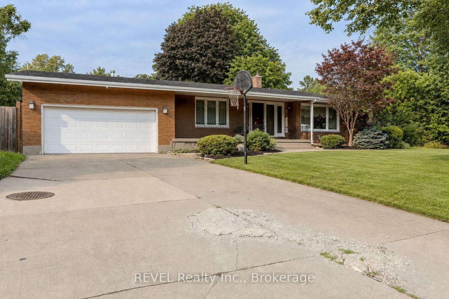 7285 Rolling Acres Crescent