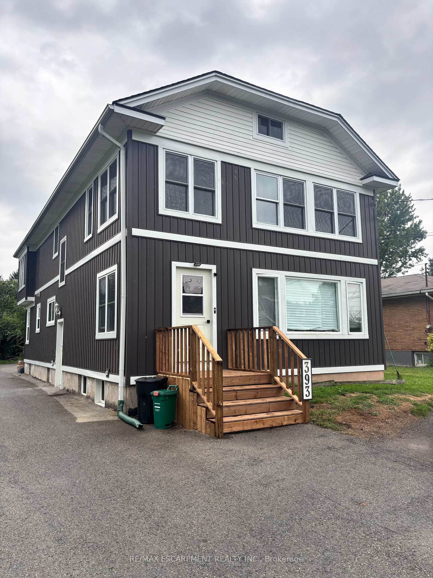393 Bowen Road Unit Lower