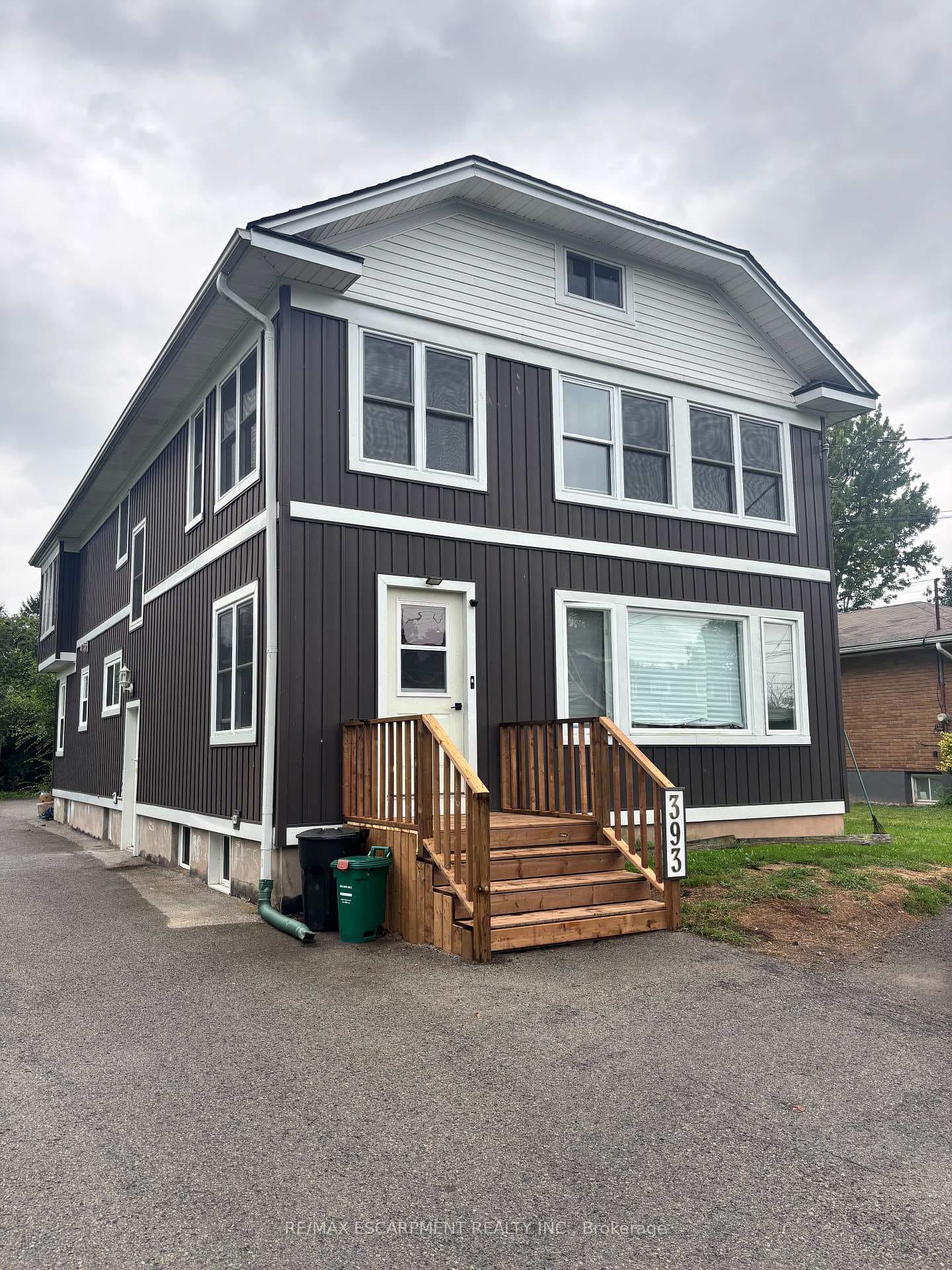393 Bowen Road Unit Lower