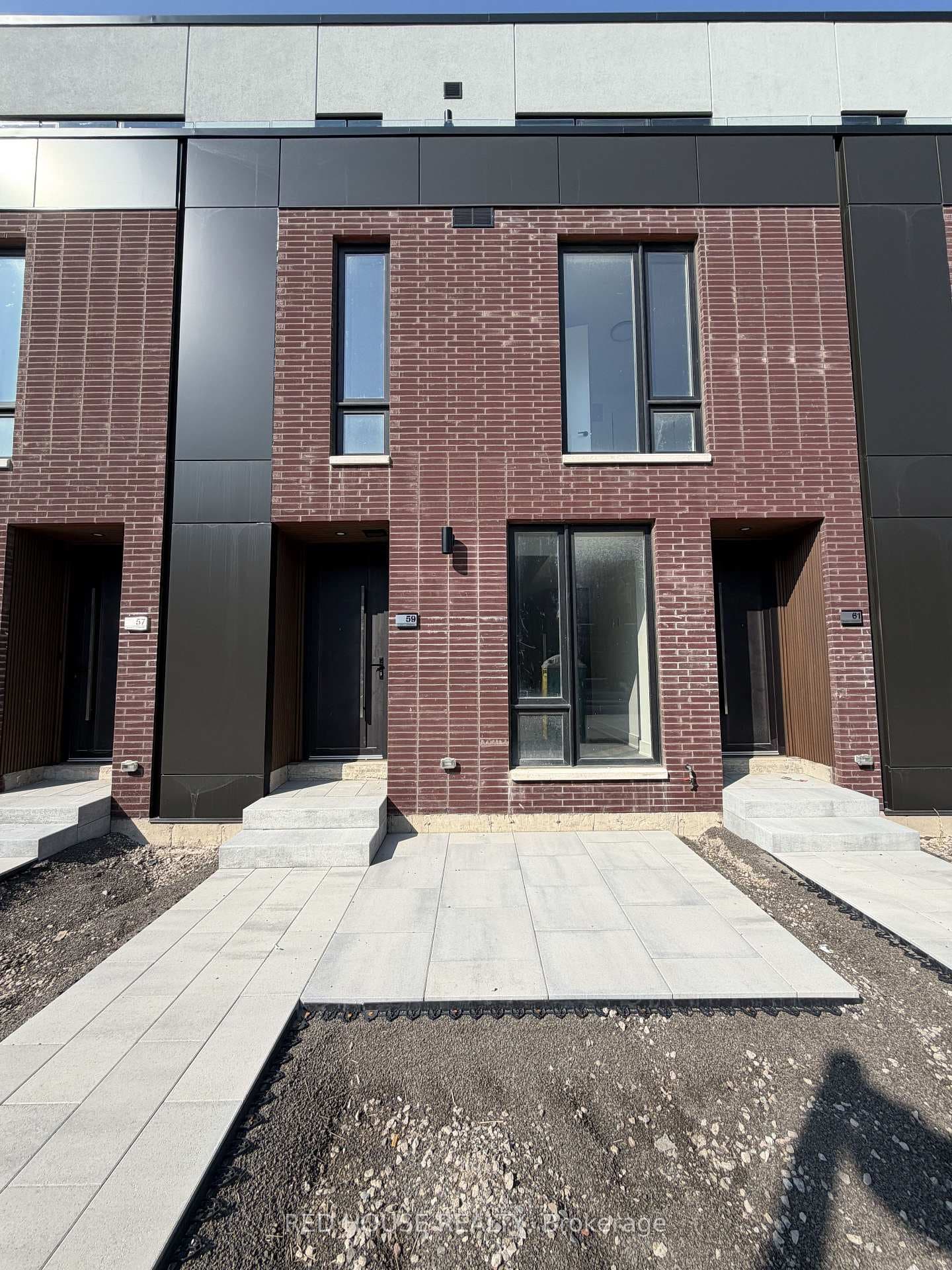 59 Everett Common