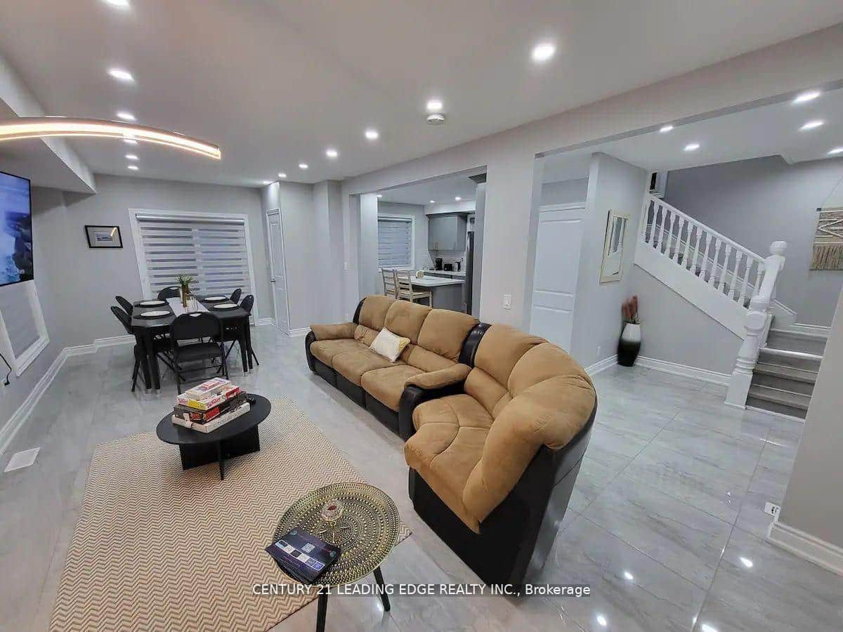 5595 WESLEY Place
