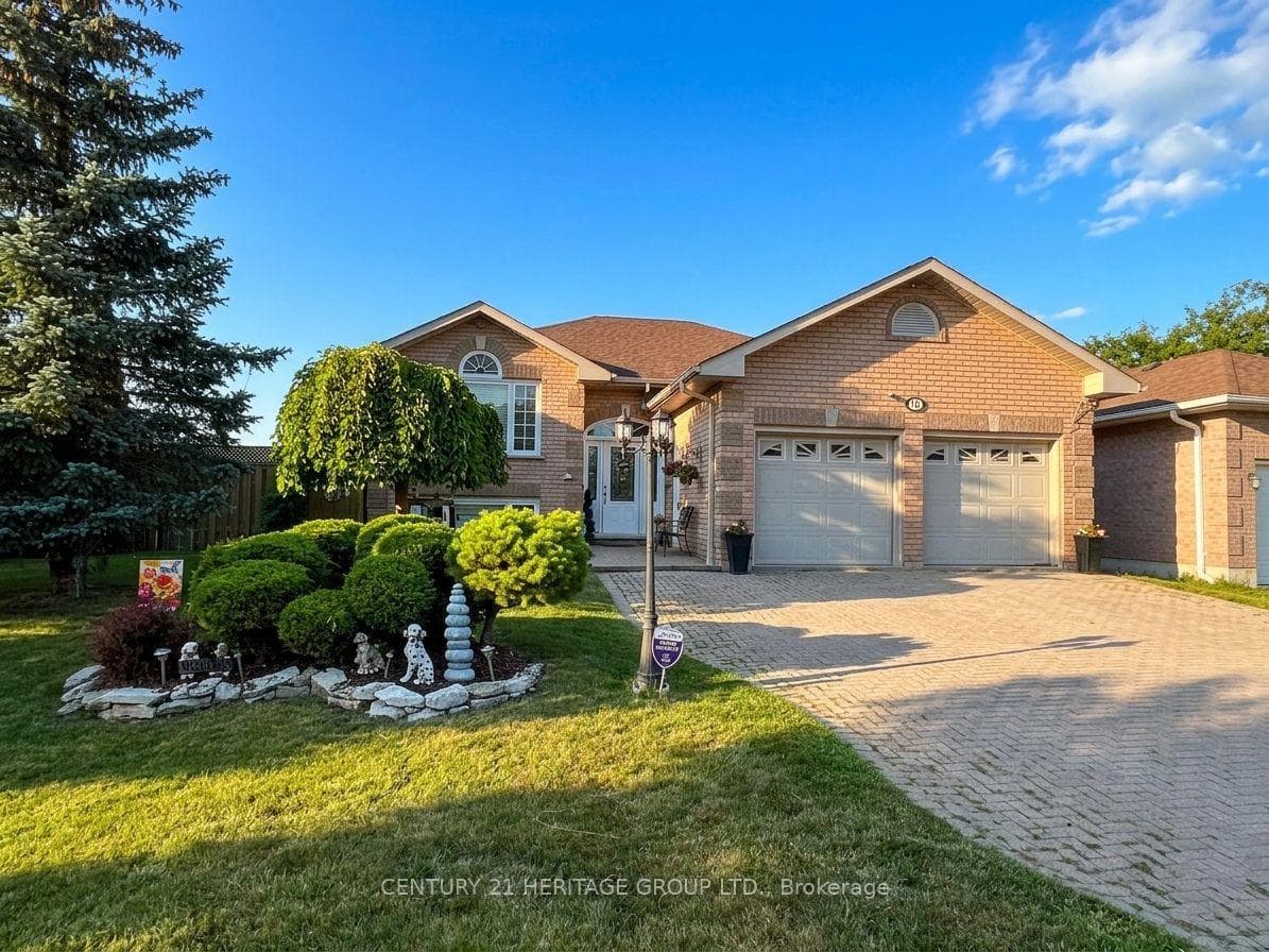 16 Eakins Crescent