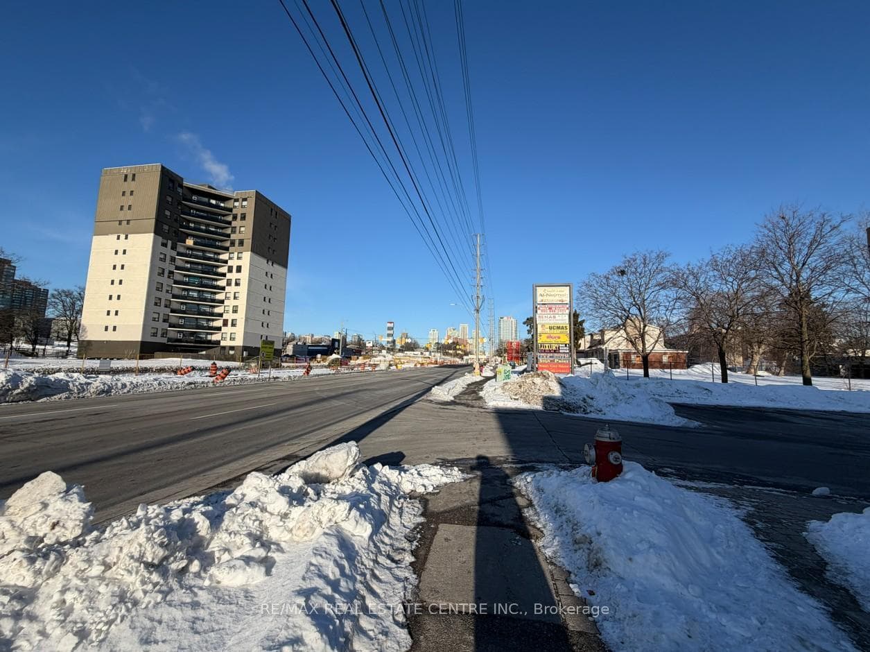 3085 Hurontario St Street Unit 12