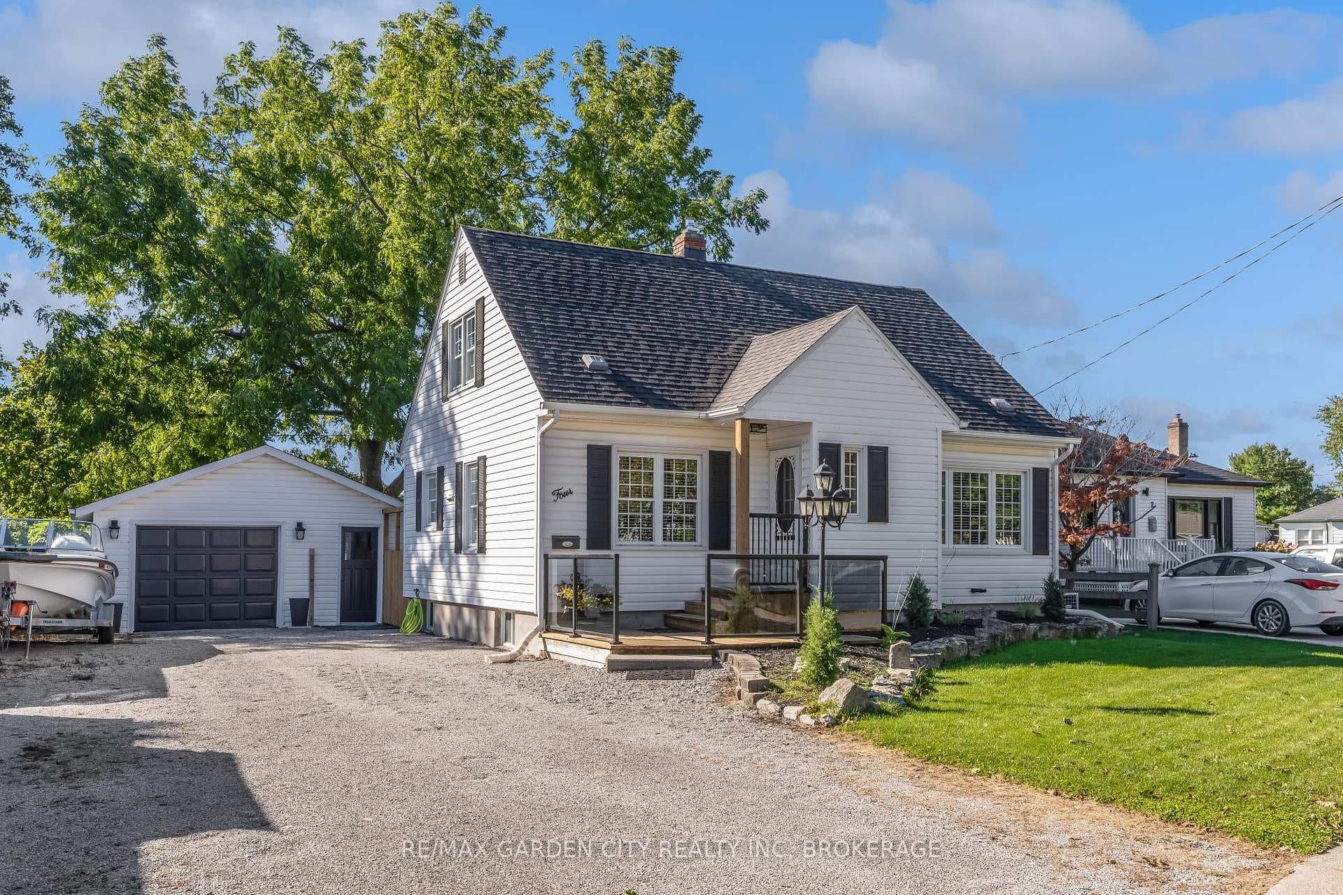 4 Manor Road