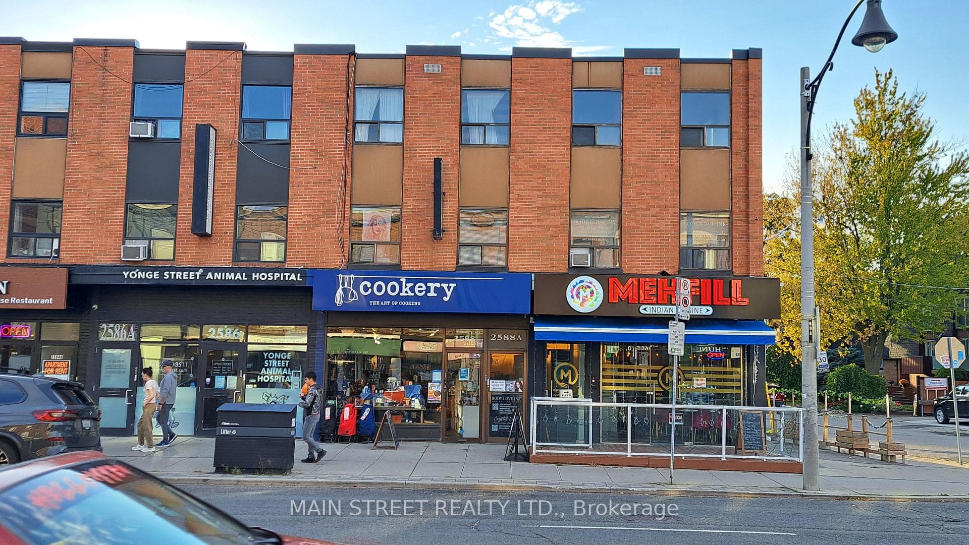 2588 & 2590 Yonge Street