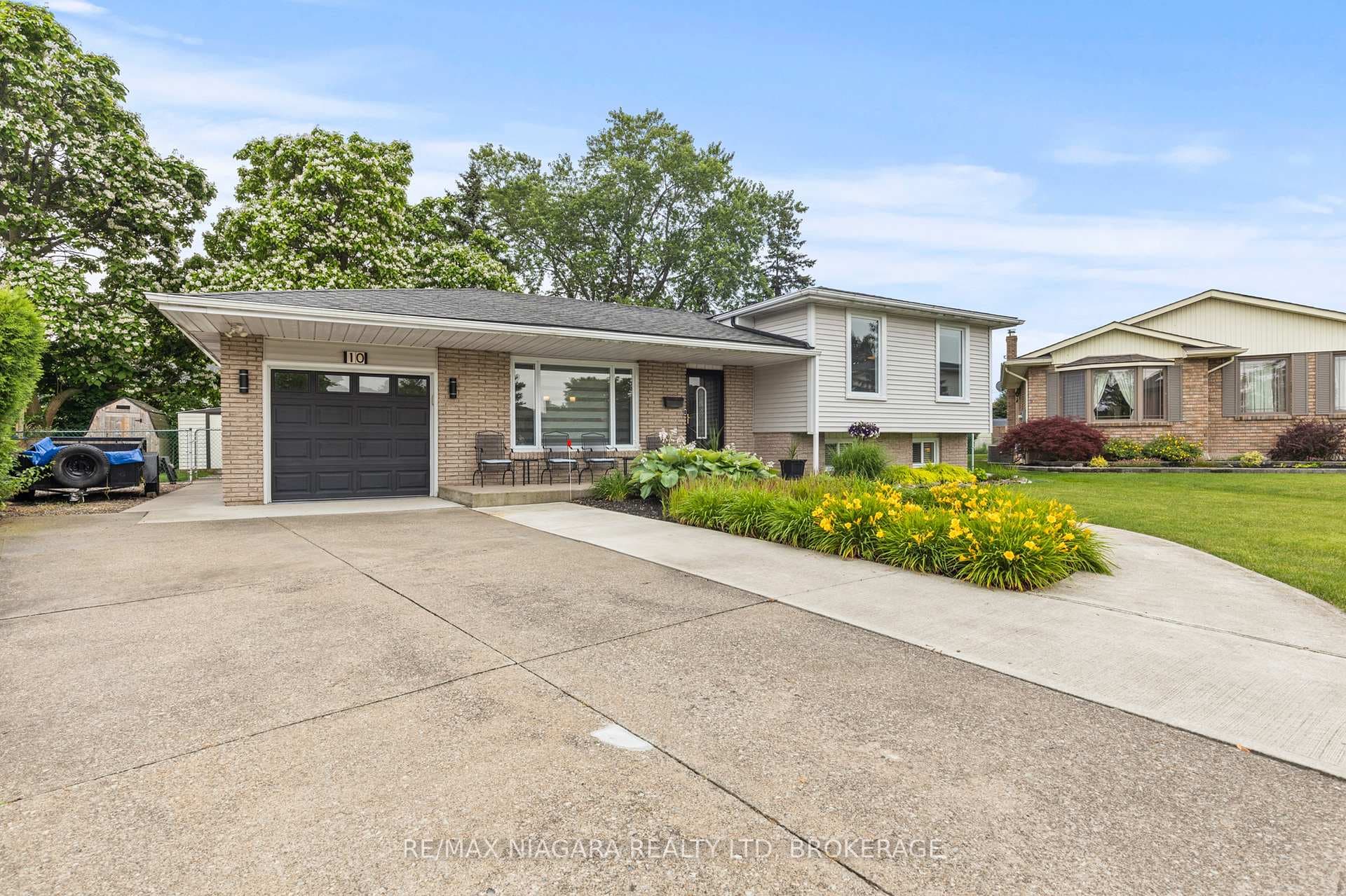 10 Acadia Court