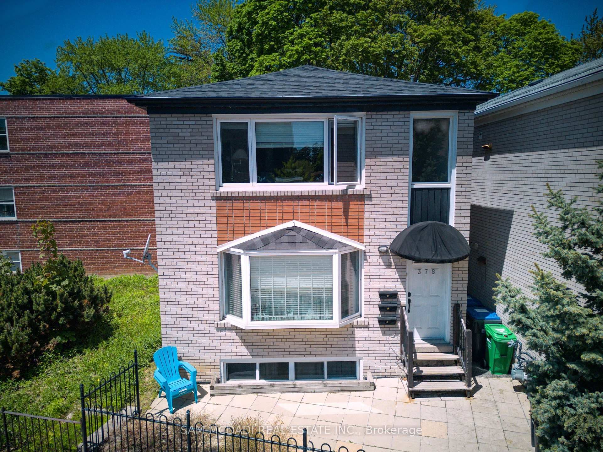 378 Lakeshore Road
