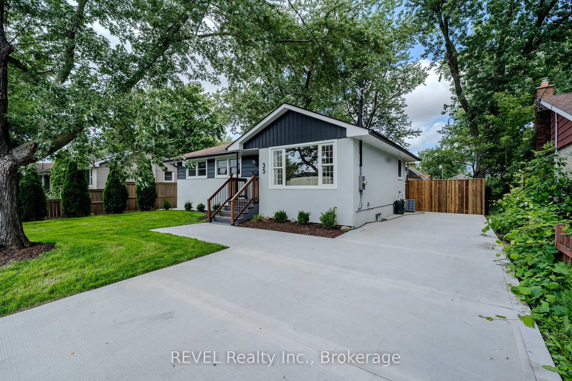 35 Burness Drive