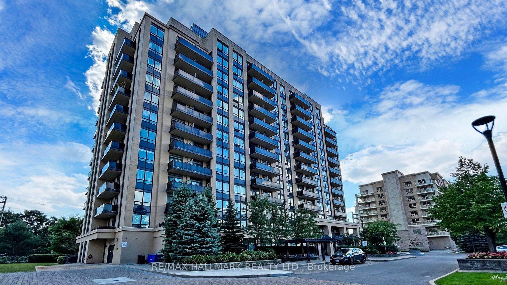 520 Steeles Avenue Unit 609