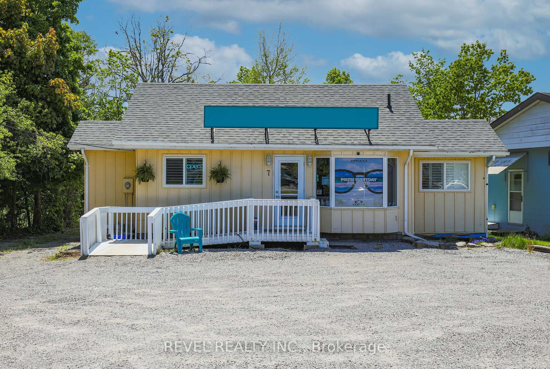 7 Kingsway Drive