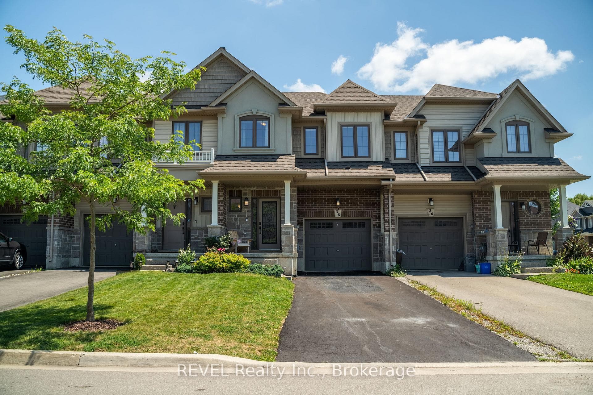 38 Dennis Drive