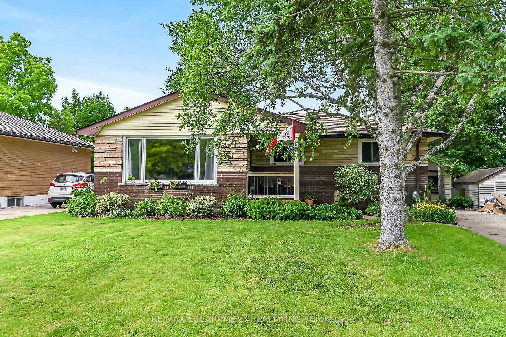 251 Mackenzie Crescent