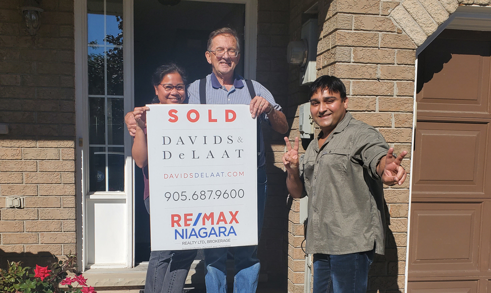 Nabeel Panjwani, Niagara Real Estate Agent with happy clients